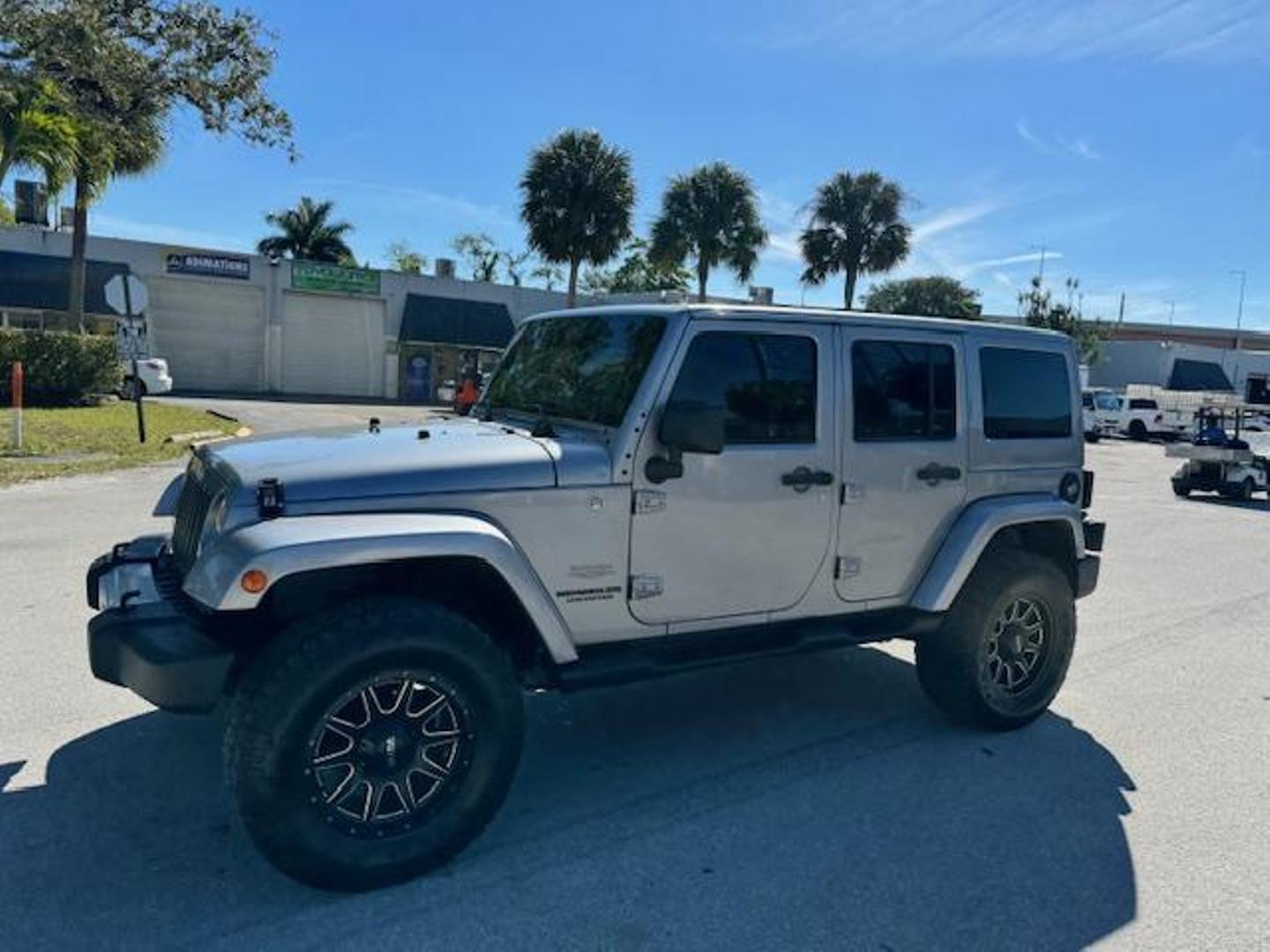 2013 Jeep Wrangler Unlimited Sahara photo 21