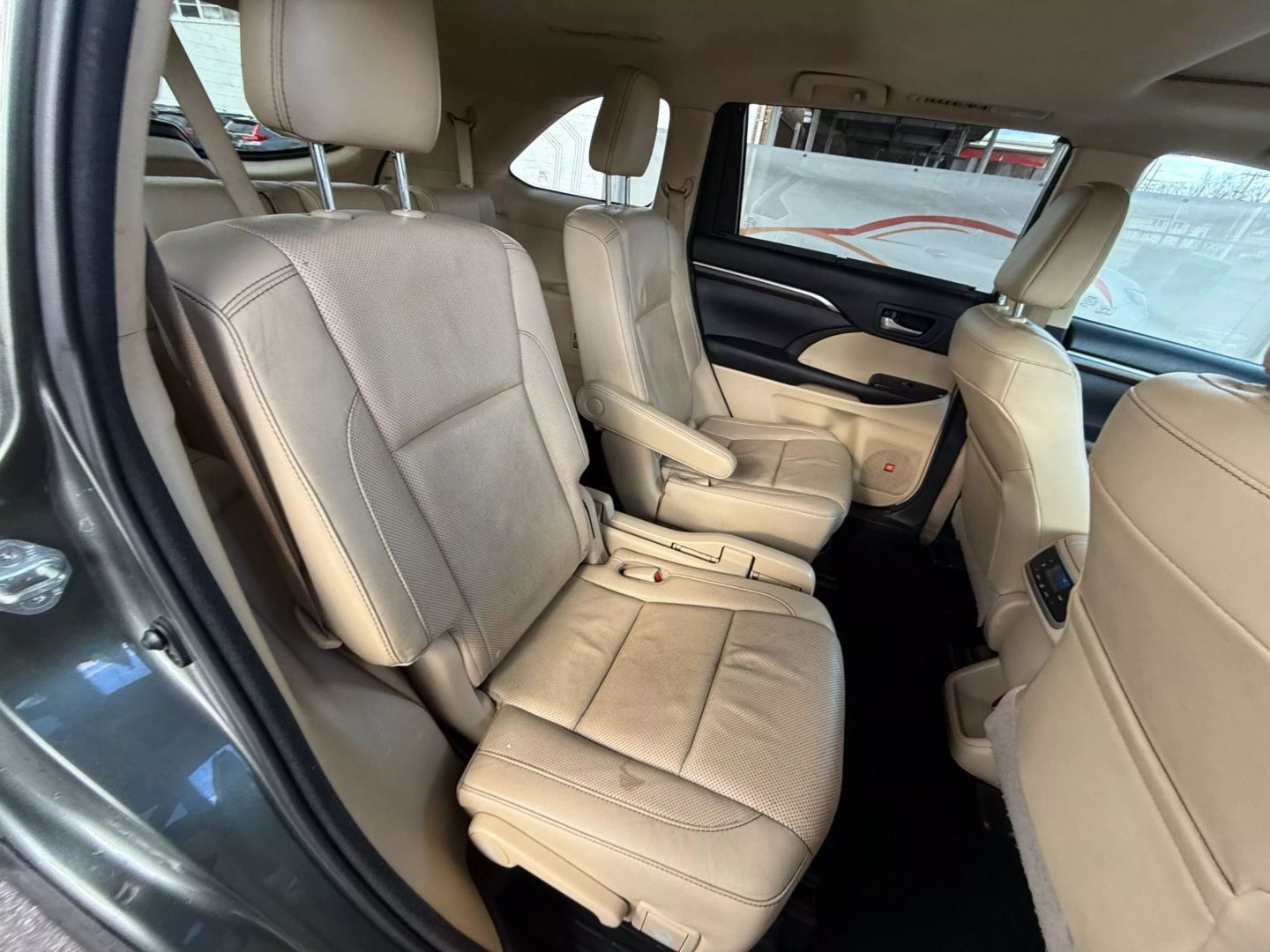 2016 Toyota Highlander - Image 24