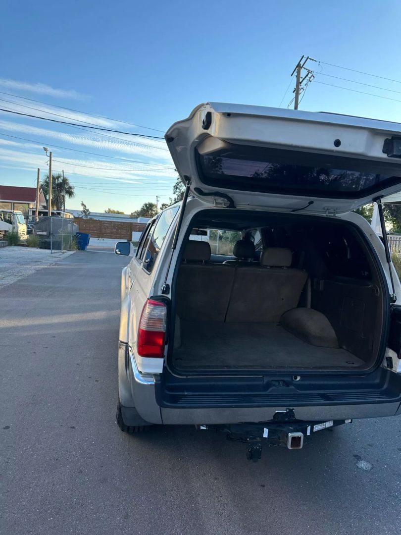 1998 Toyota 4Runner V6 LIMITED - Image 2