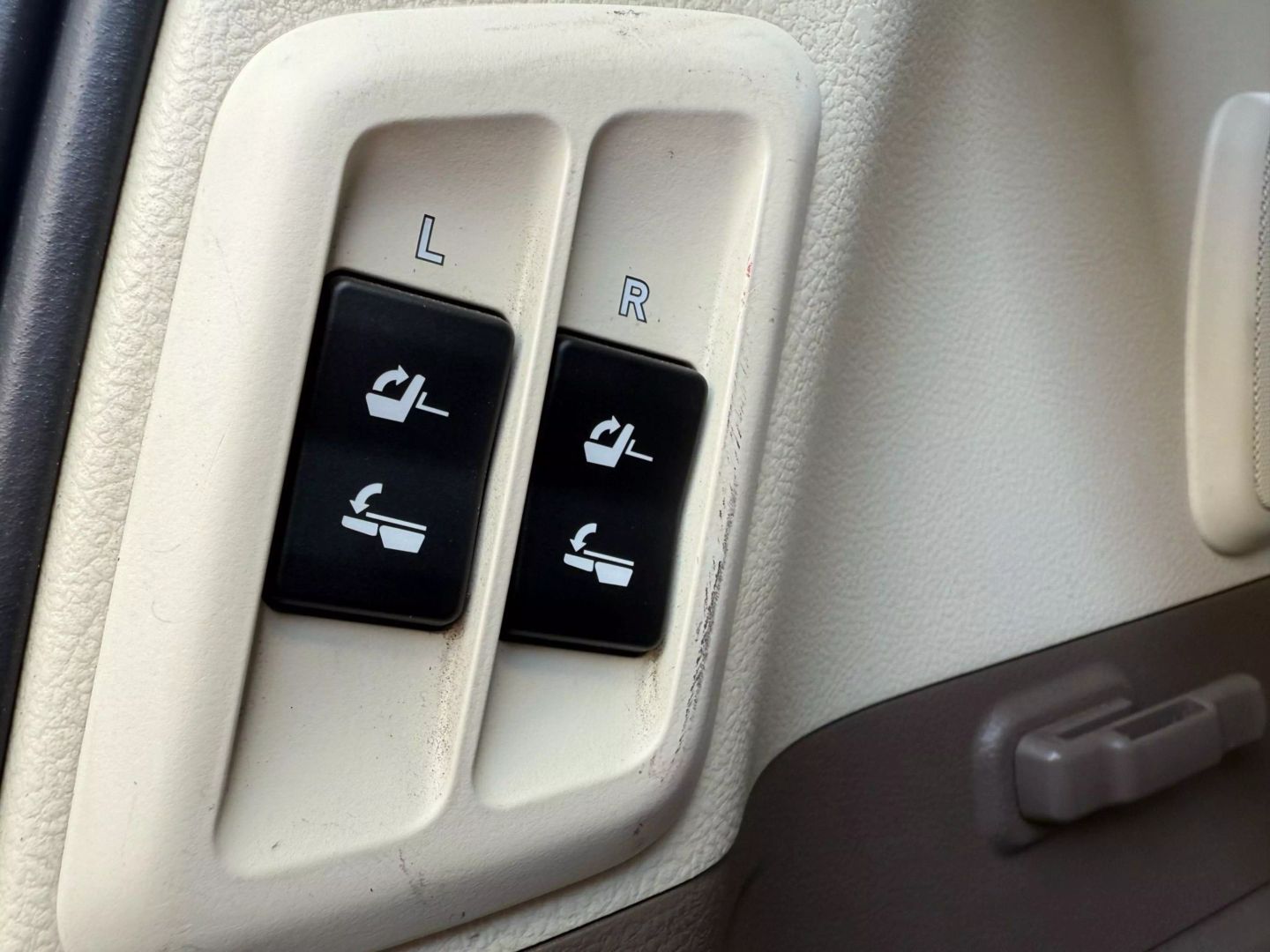 2013 Lexus Gx - Image 19