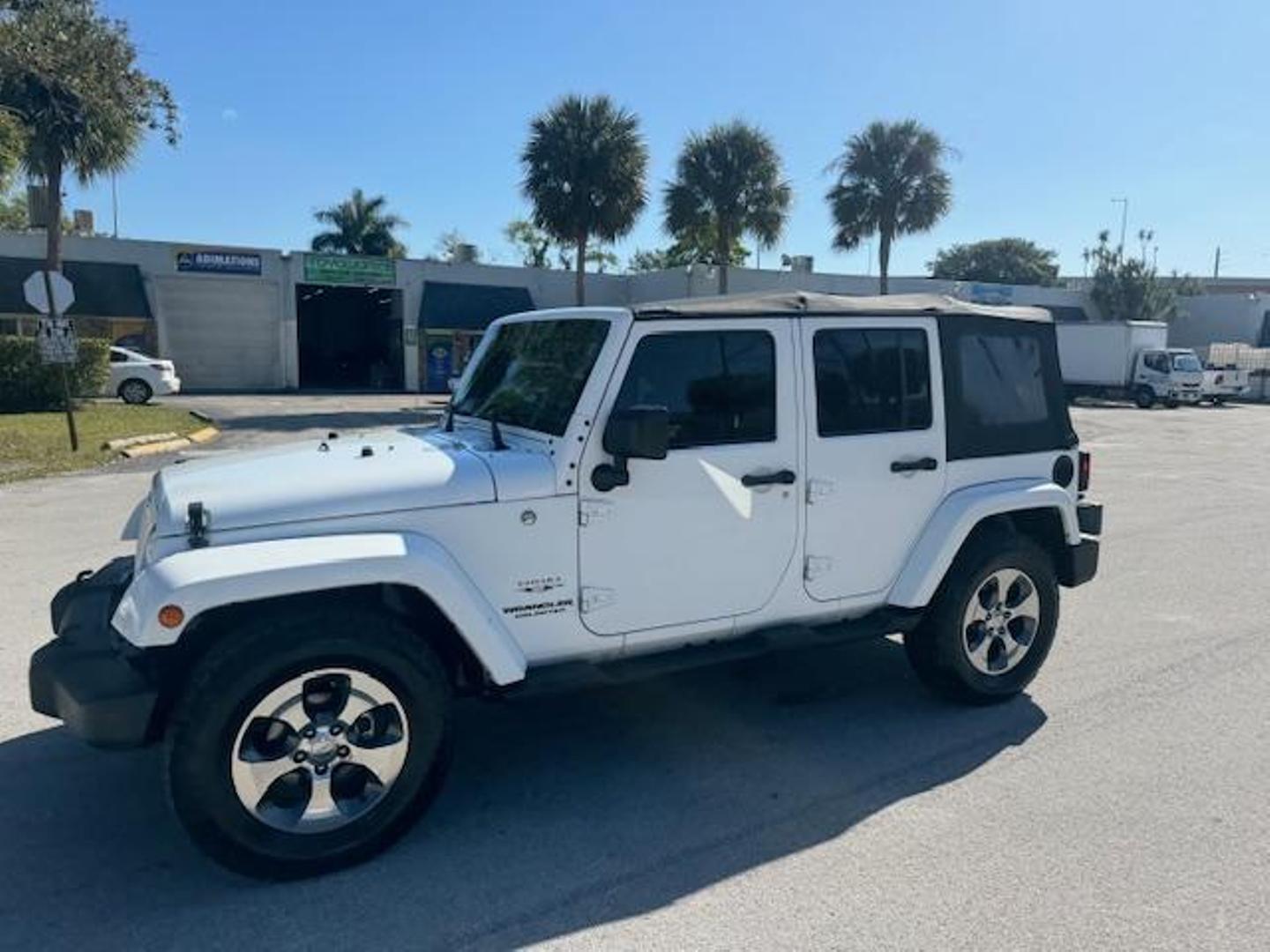 2016 Jeep Wrangler Unlimited Sahara photo 18