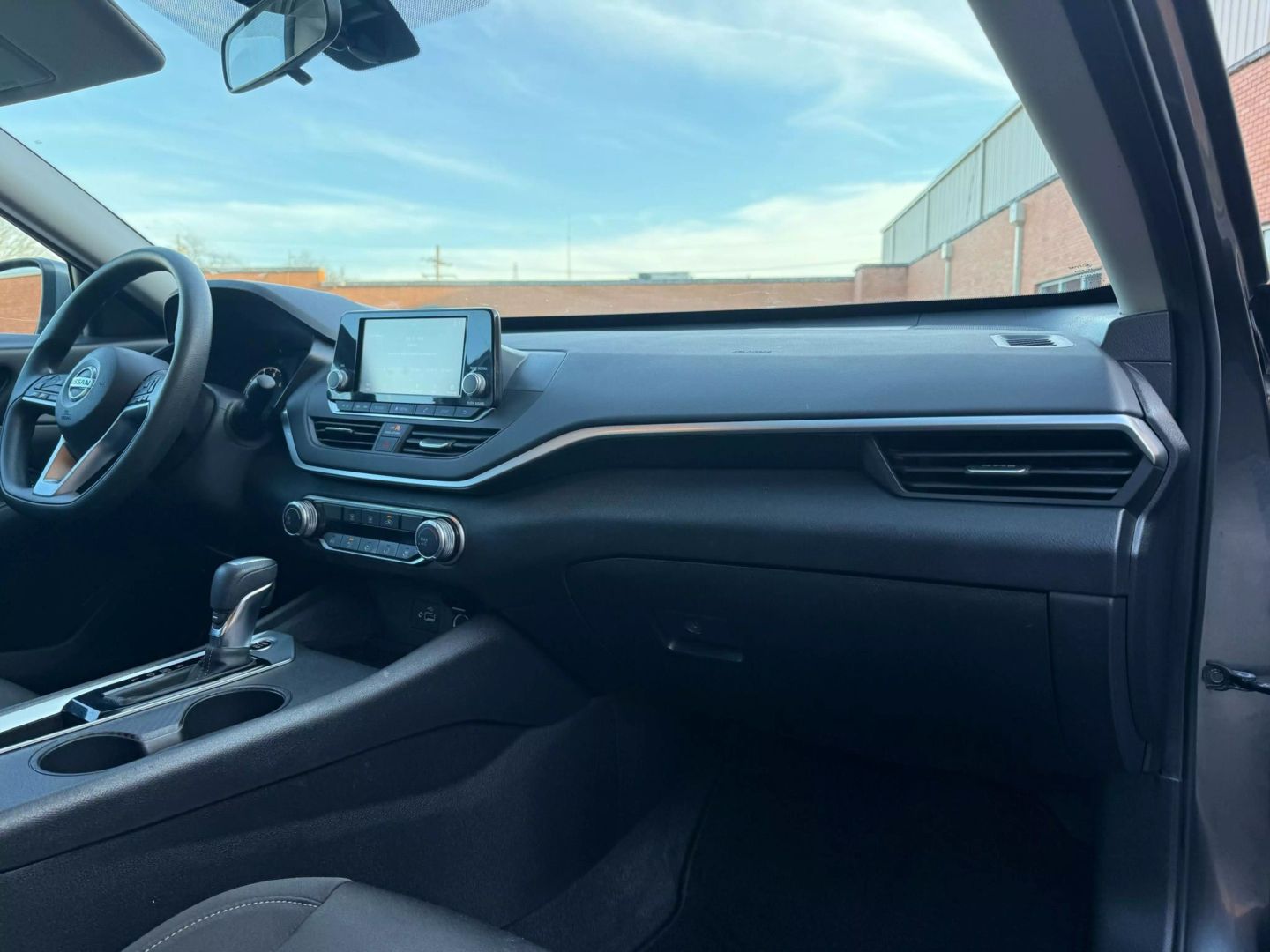 2021 Nissan Altima - Image 22