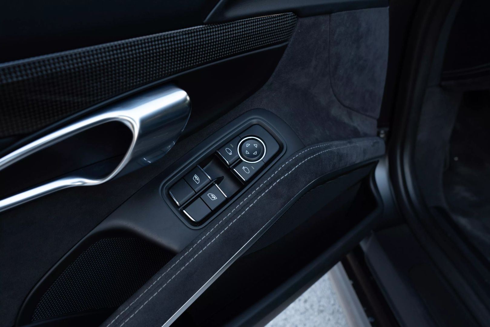 2018 Porsche 911 - Image 37