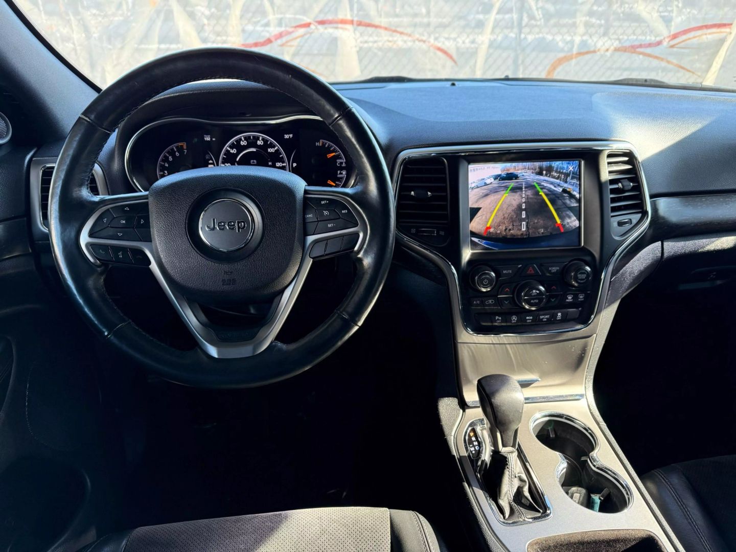 2018 Jeep Grand Cherokee - Image 32