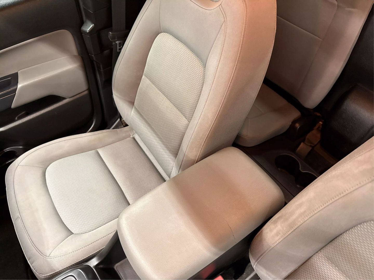 2017 Chevrolet Colorado Extended Cab - Image 27
