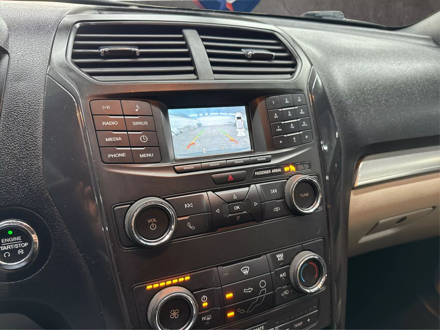 2018 Ford Explorer - Image 19