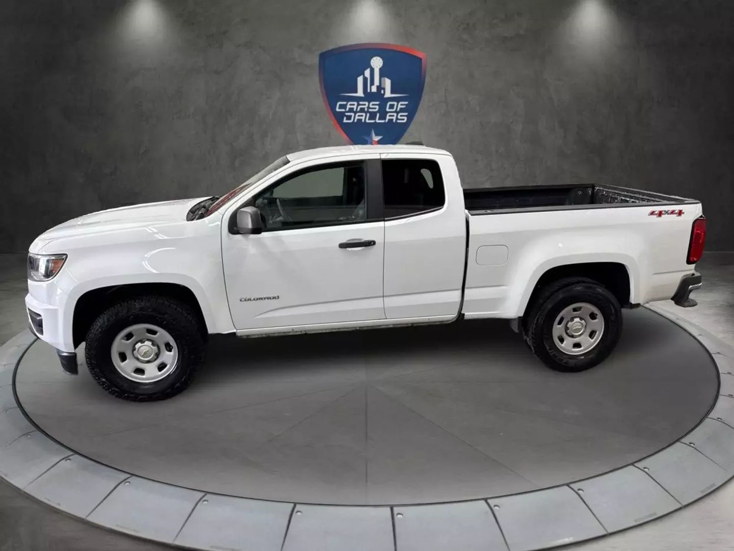 2017 Chevrolet Colorado Extended Cab - Image 2