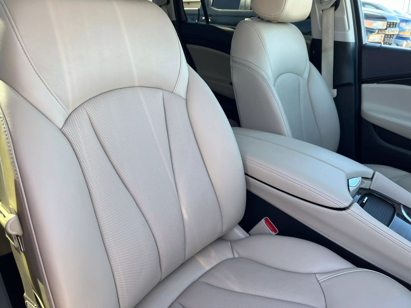 2020 BUICK ENVISION SUV 4-CYL, 2.5 LITER ESSENCE SPORT UTILITY 4D