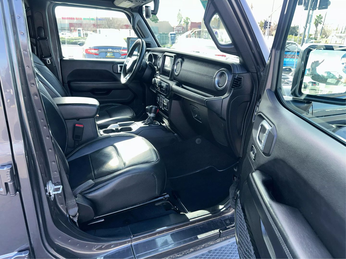 2019 JEEP WRANGLER UNLIMITED SUV 4-CYL, TURBO, 2.0 LITER SAHARA SPORT UTILITY 4D