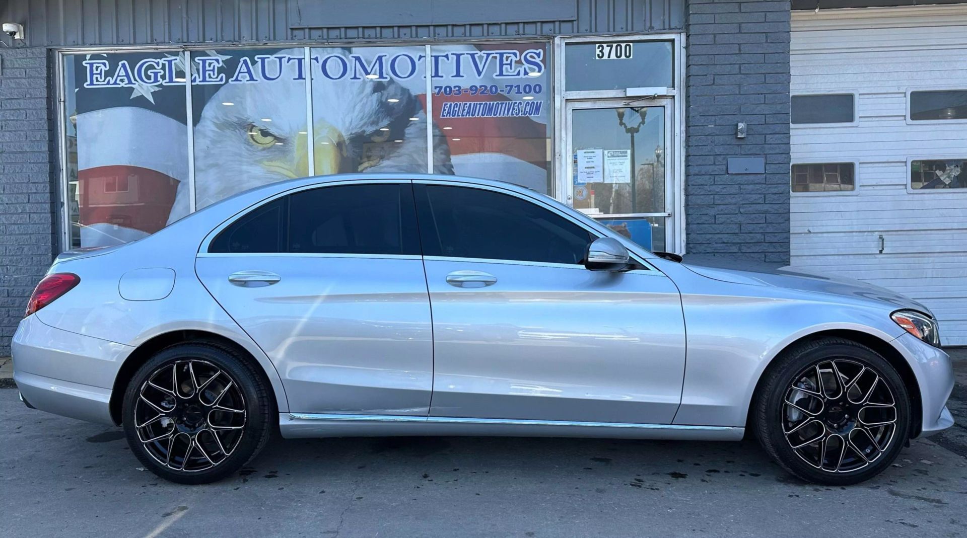 Used 2015 Mercedes-Benz C-Class C300 with VIN 55SWF4KB3FU081793 for sale in Arlington, VA