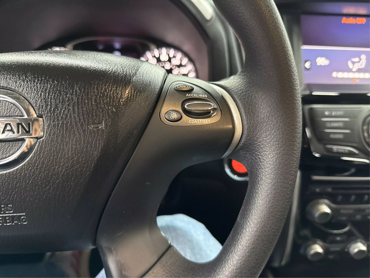 2019 Nissan Pathfinder - Image 22