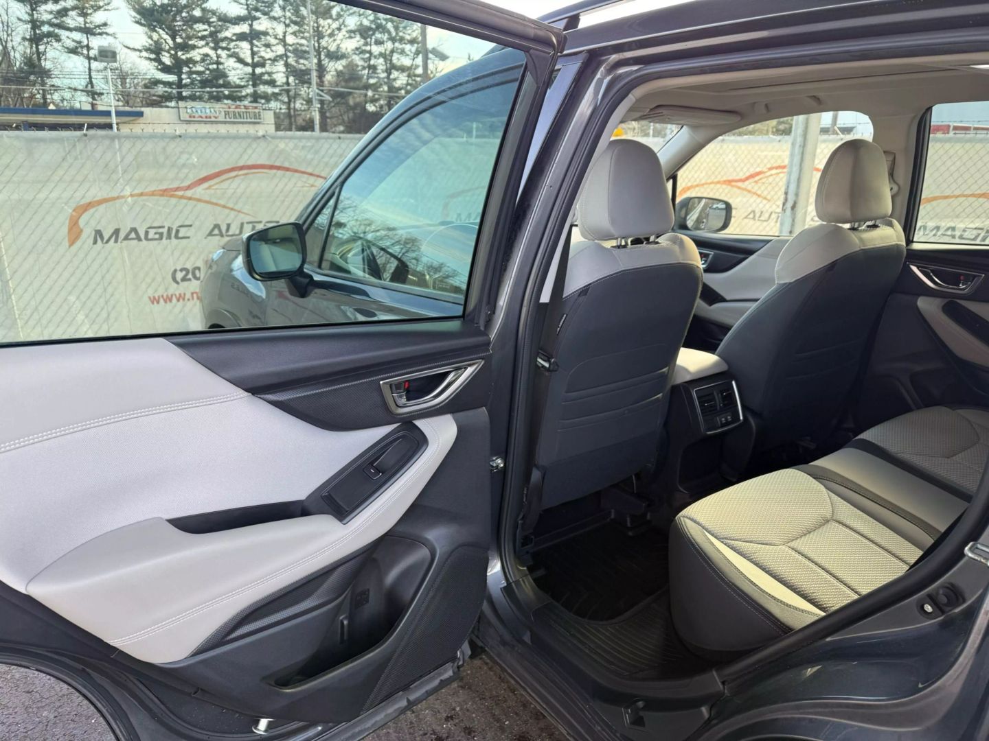 2023 Subaru Forester - Image 17