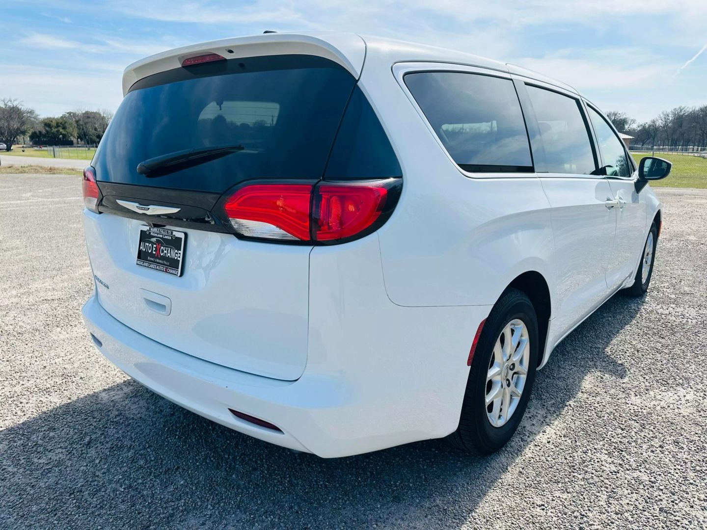 2022 Chrysler Voyager - Image 6