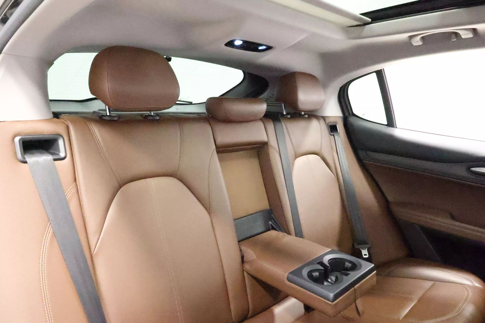 2018 Alfa Romeo Stelvio - Image 72