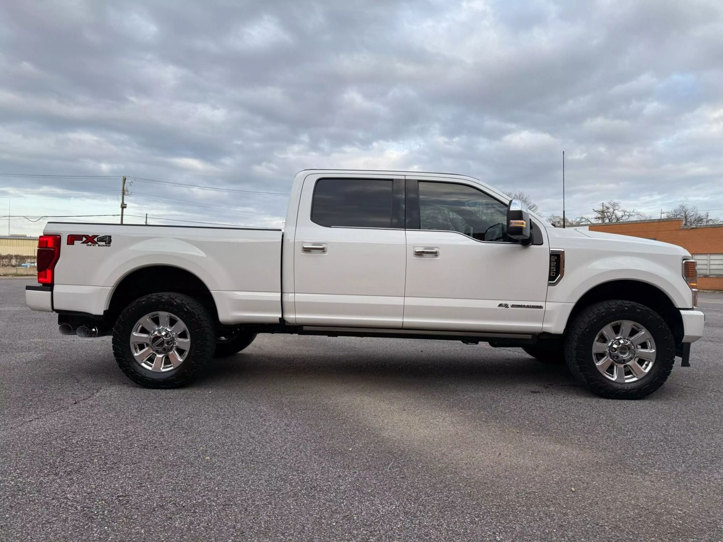 2021 Ford F250 Super Duty Crew Cab - Image 4