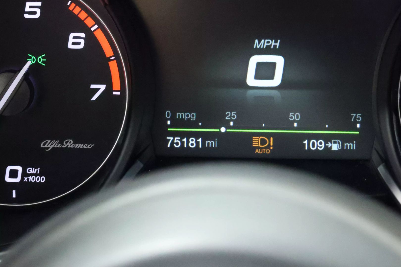 2018 Alfa Romeo Stelvio - Image 30