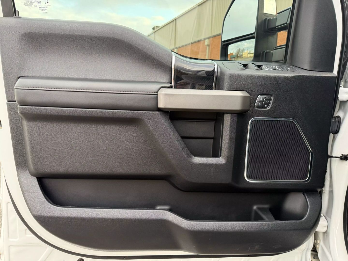 2021 Ford F250 Super Duty Crew Cab - Image 15