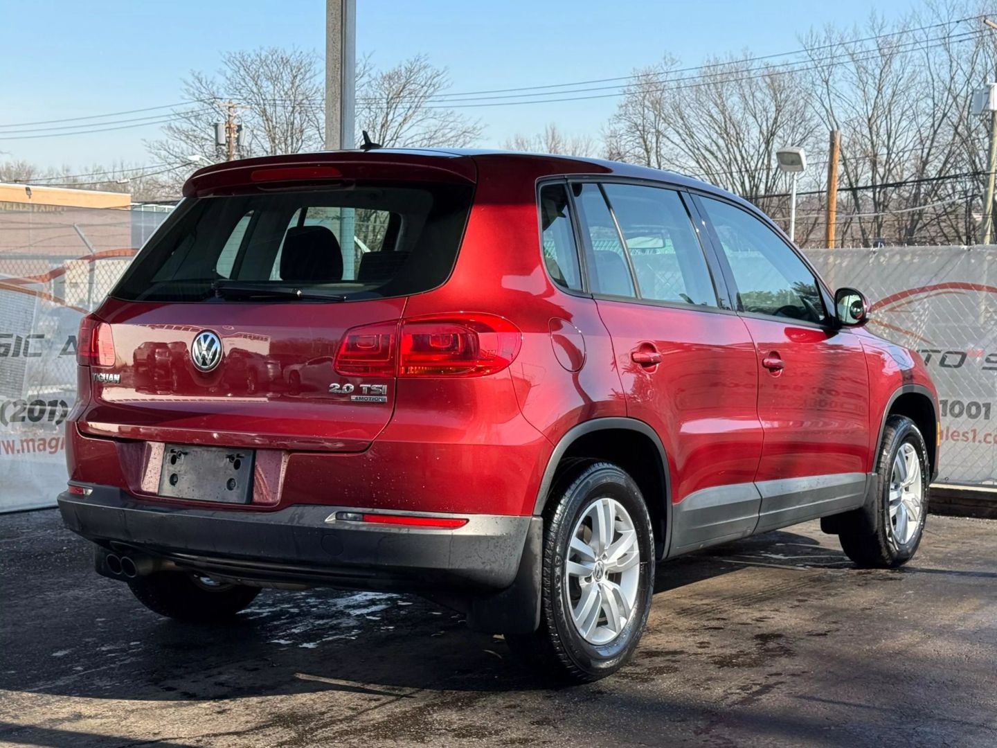 2014 Volkswagen Tiguan - Image 11
