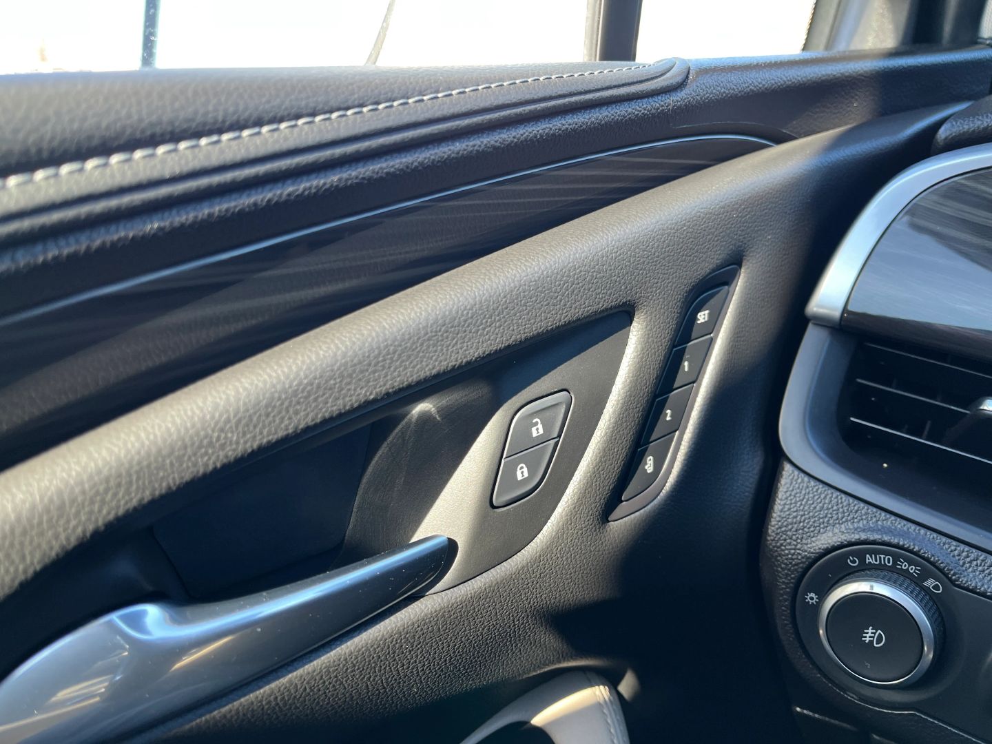 2020 BUICK ENVISION SUV 4-CYL, 2.5 LITER ESSENCE SPORT UTILITY 4D
