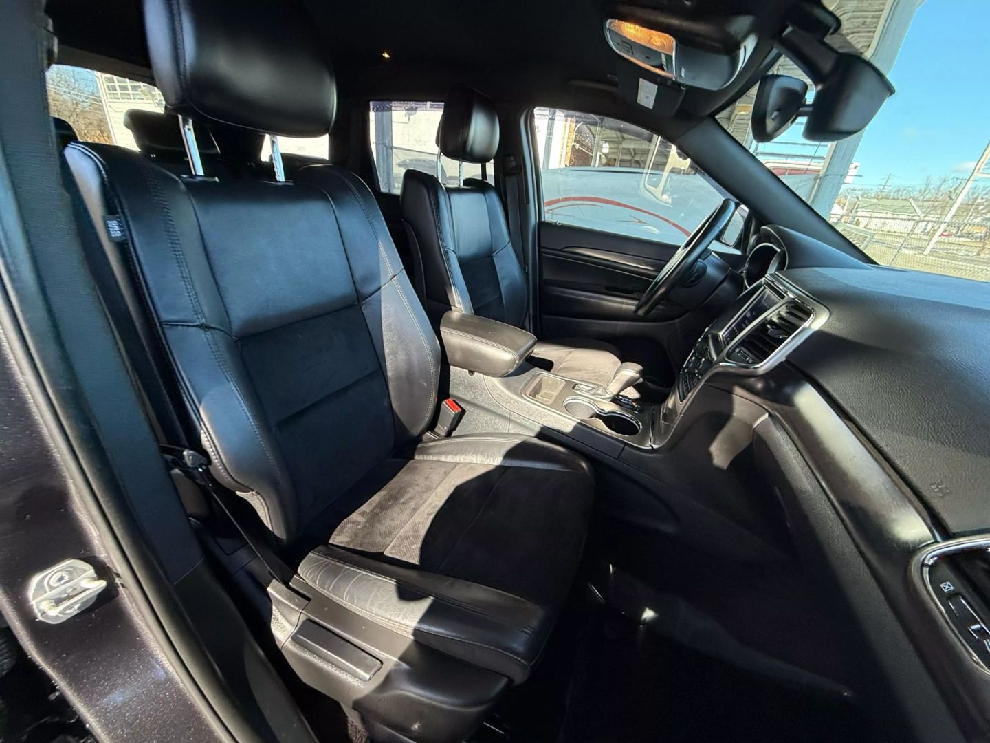 2018 Jeep Grand Cherokee - Image 23