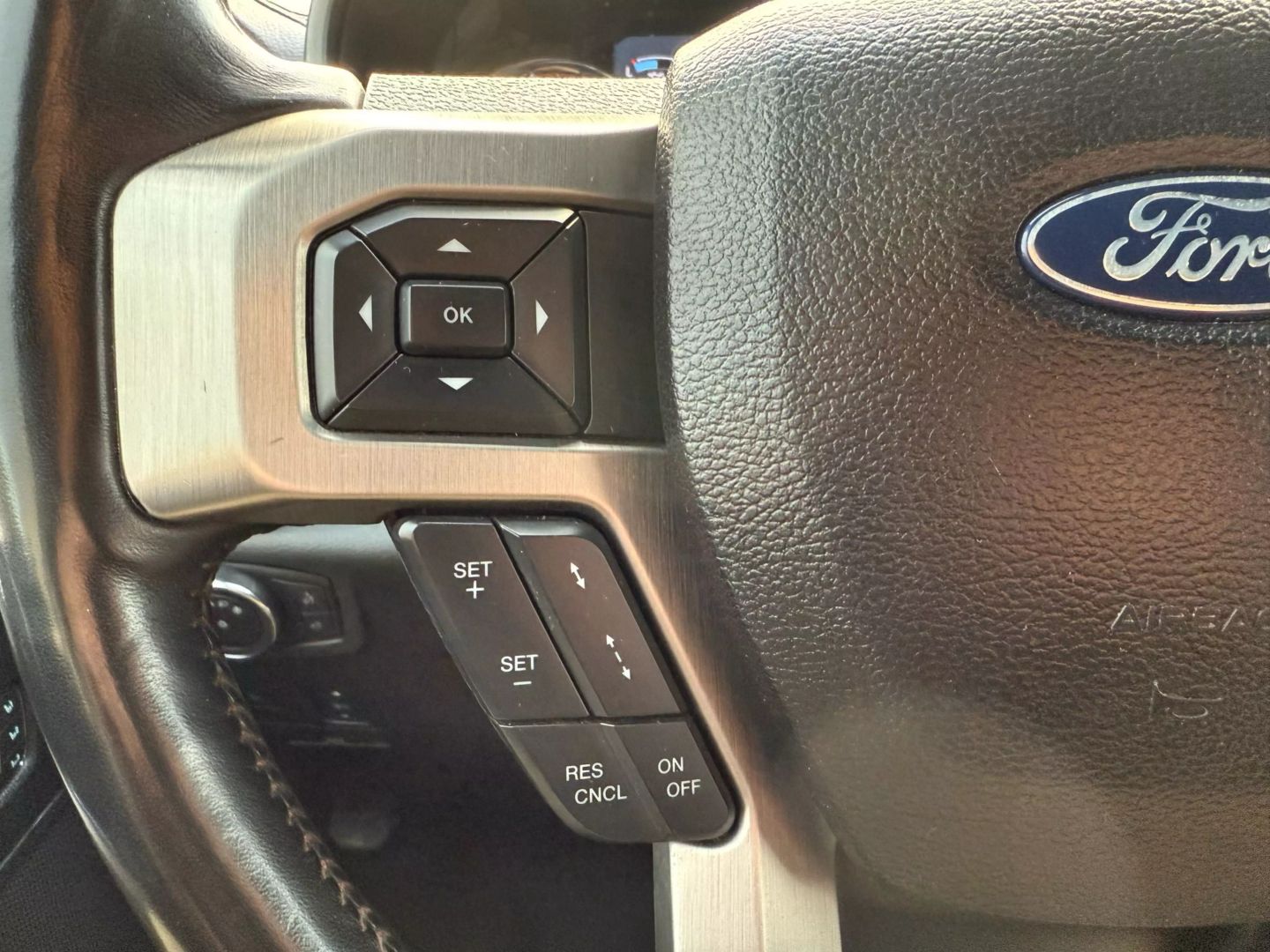 2021 Ford F250 Super Duty Crew Cab - Image 12
