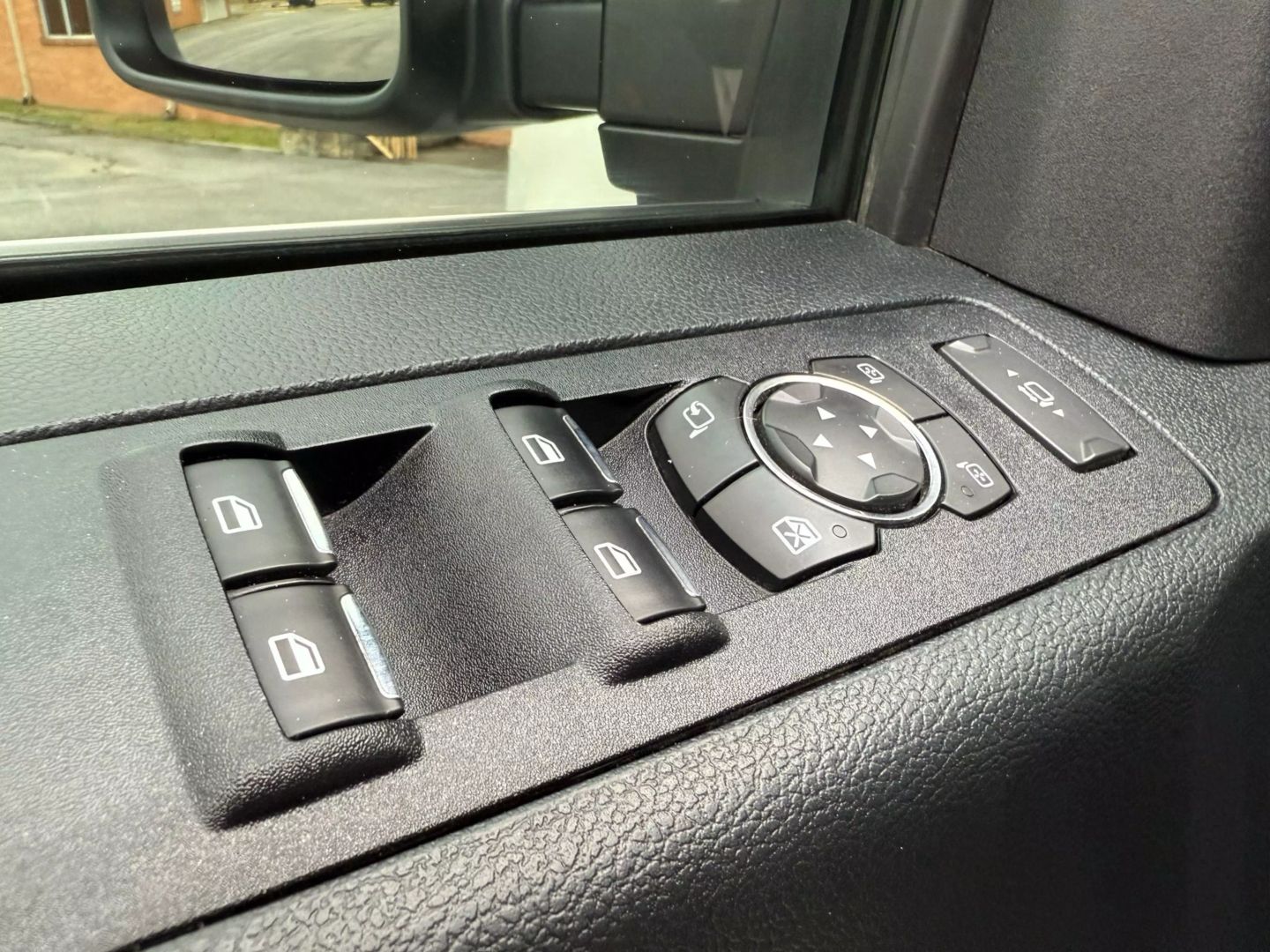 2021 Ford F250 Super Duty Crew Cab - Image 17