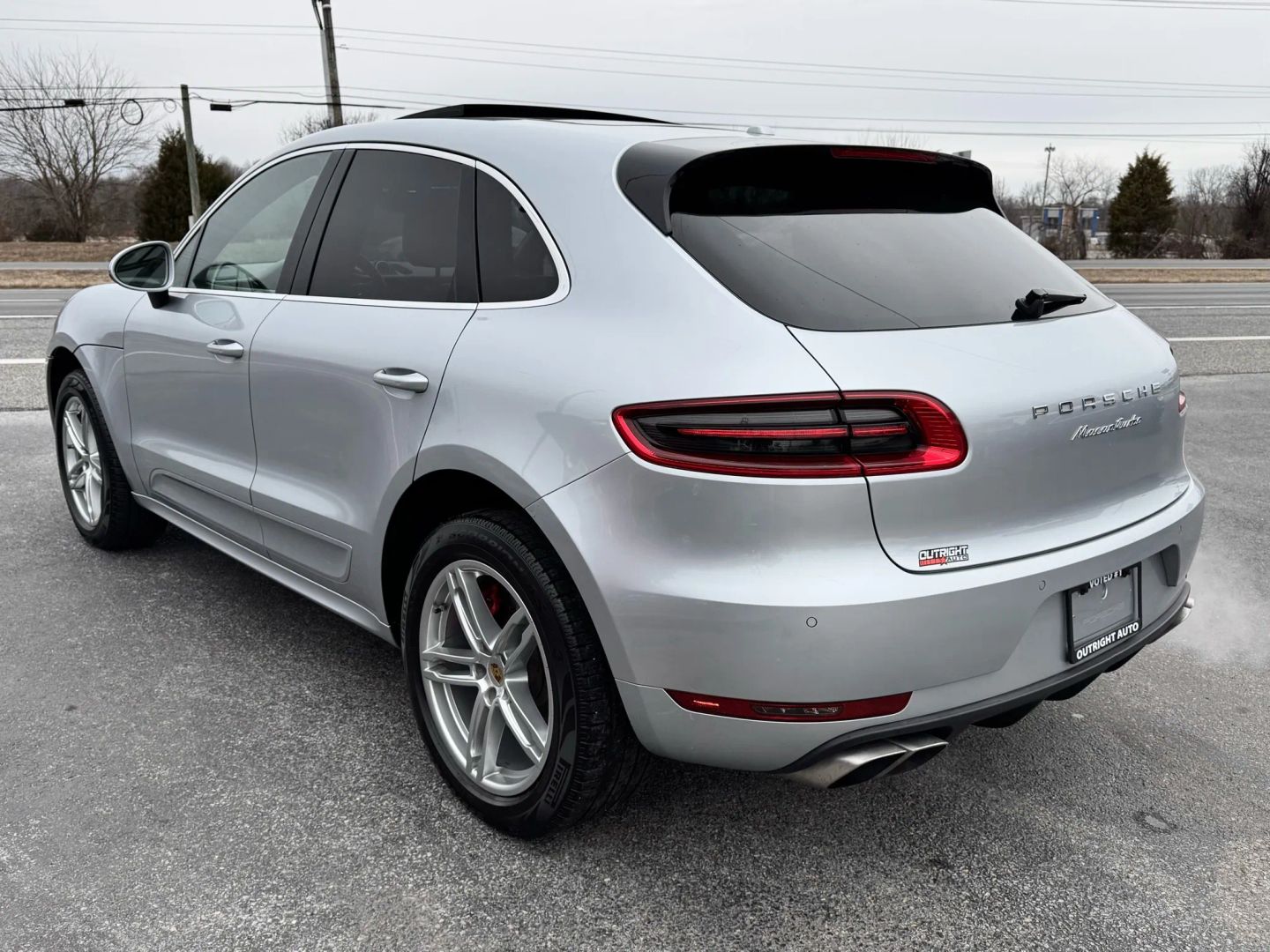 Image 3 of 2015 PORSCHE MACAN