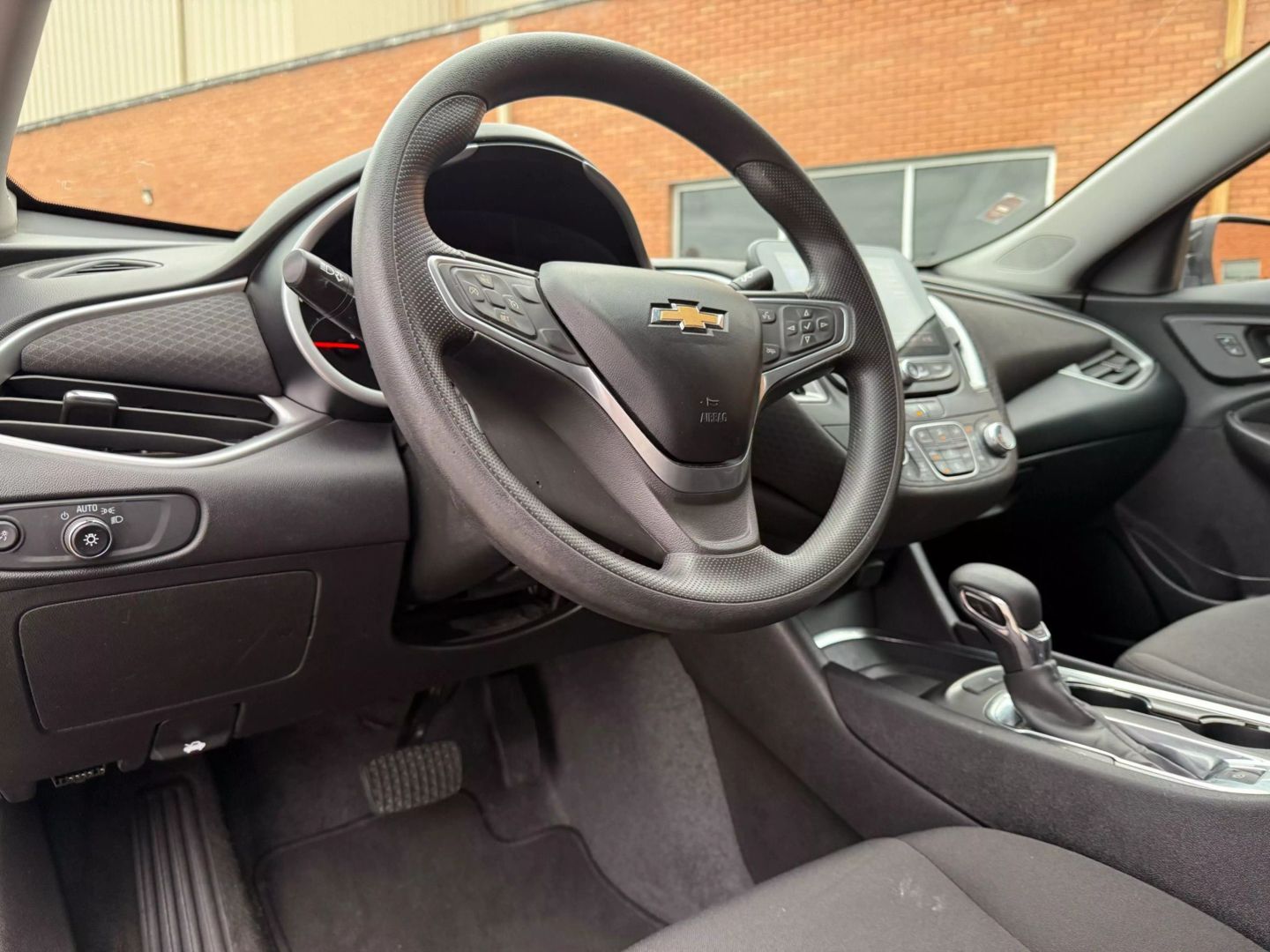 2022 Chevrolet Malibu - Image 10