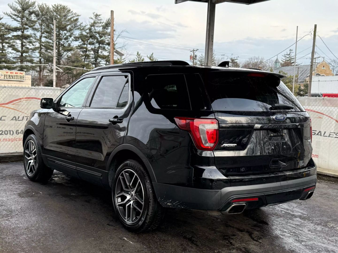 2017 Ford Explorer - Image 9