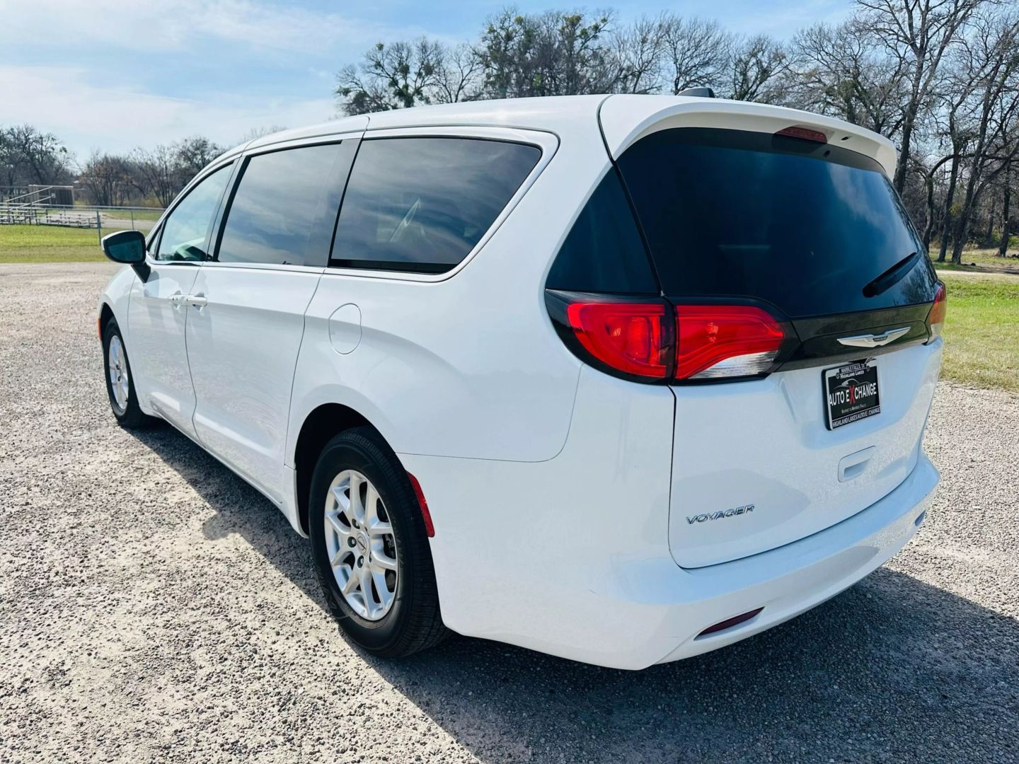 2022 Chrysler Voyager - Image 8