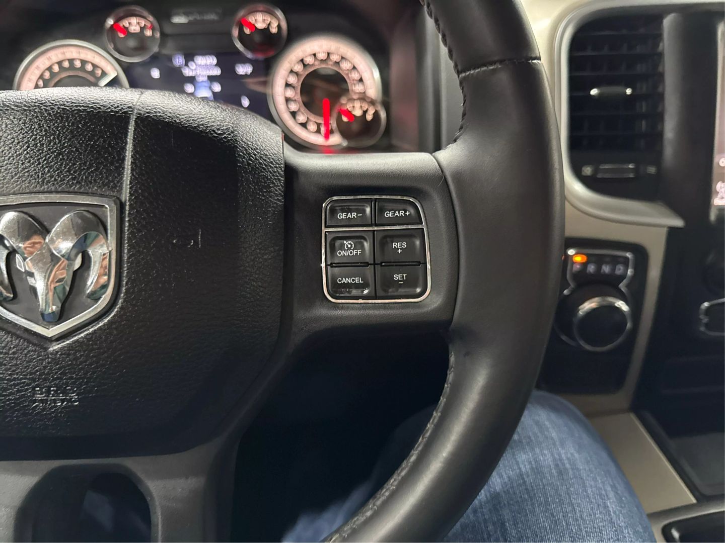 2015 Ram 1500 Crew Cab - Image 24
