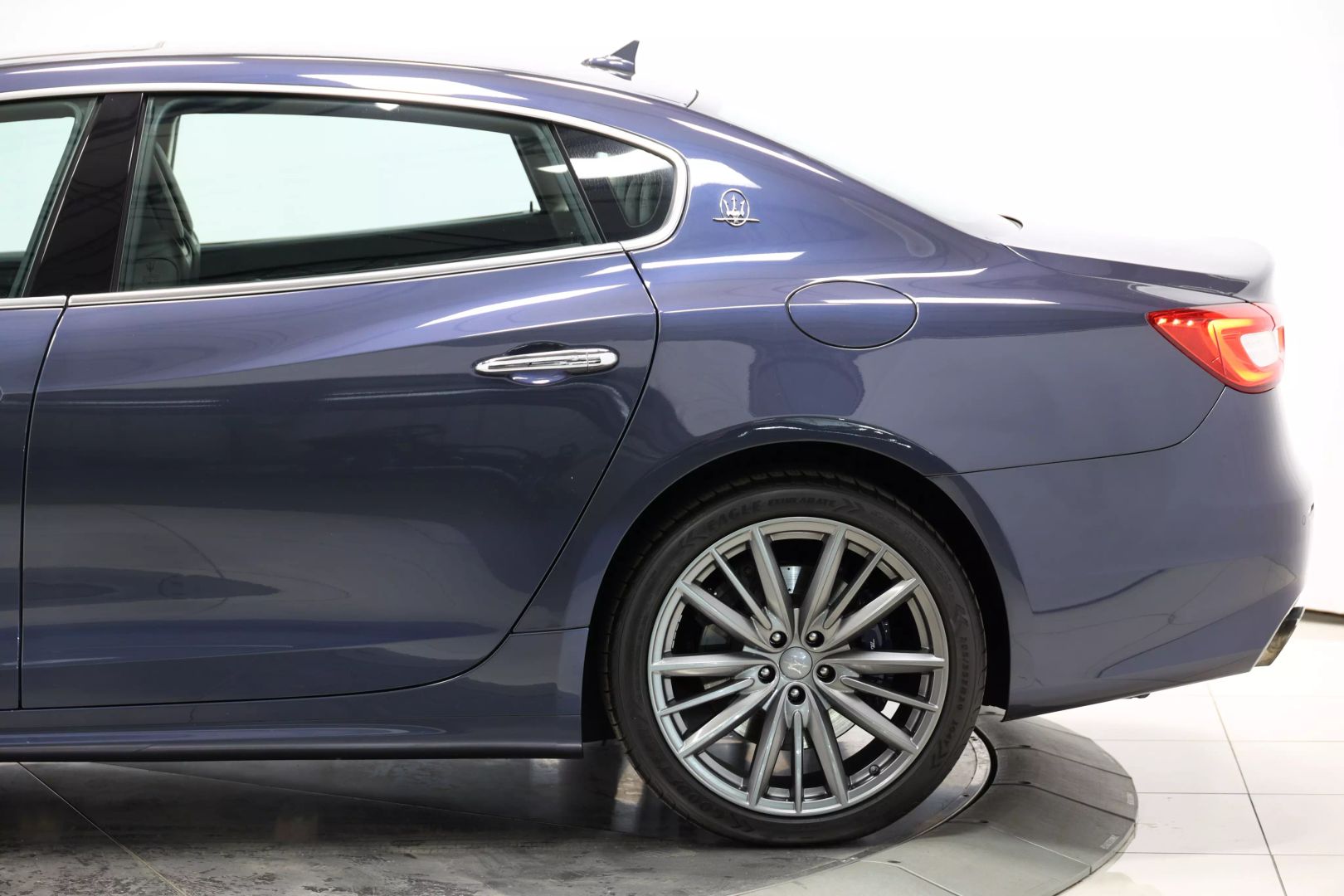 2020 Maserati Quattroporte - Image 8