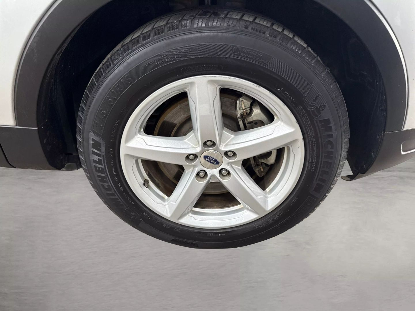 2018 Ford Explorer - Image 14