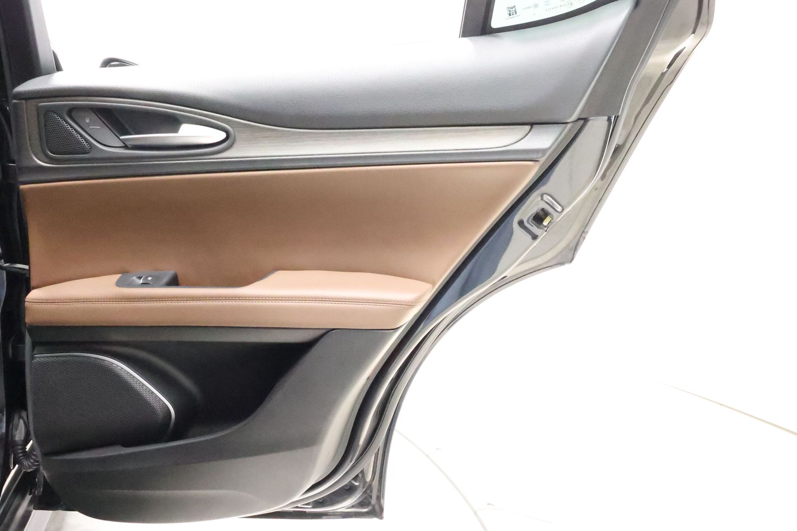 2018 Alfa Romeo Stelvio - Image 65