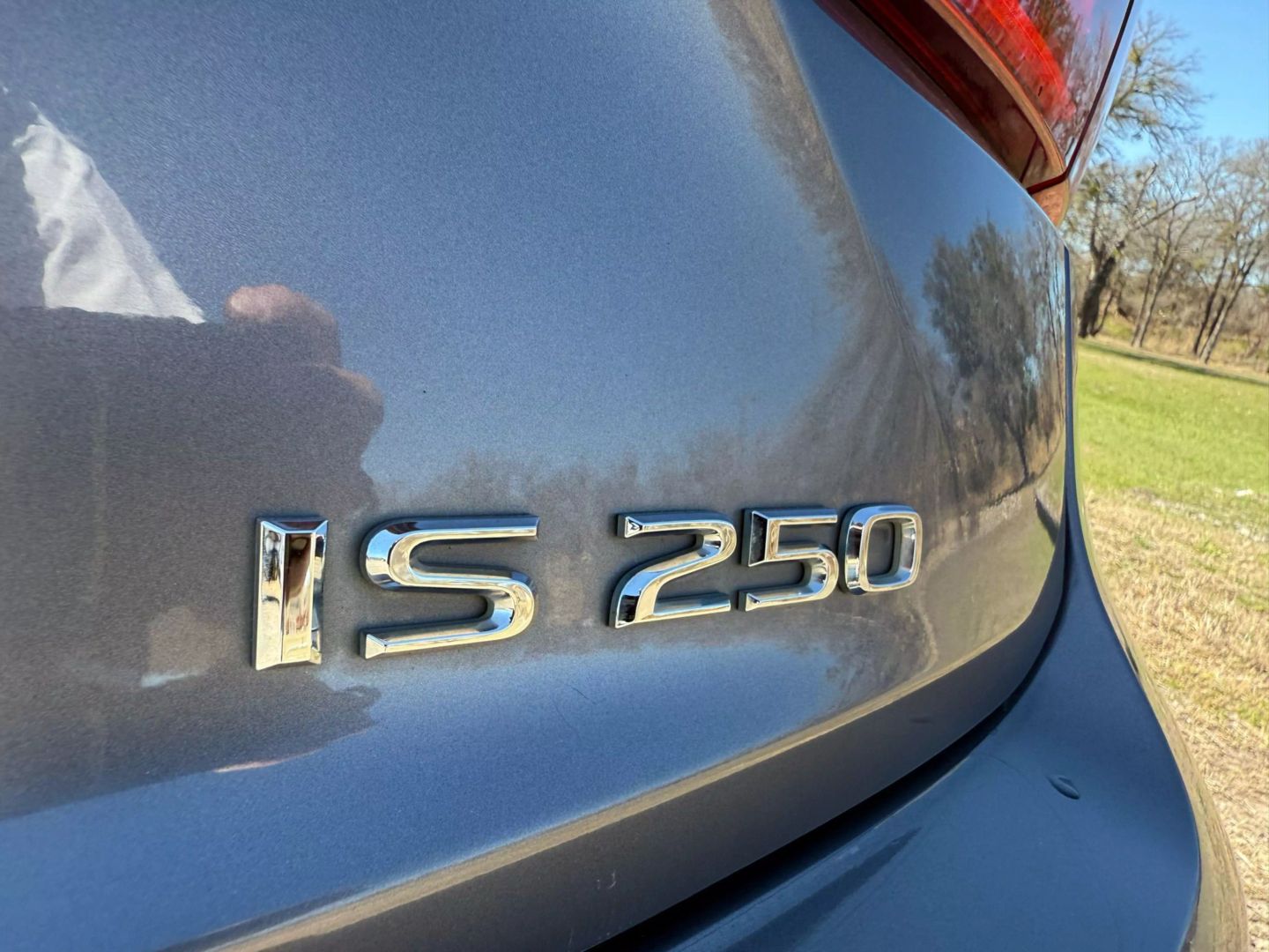 2015 Lexus Is - Image 2