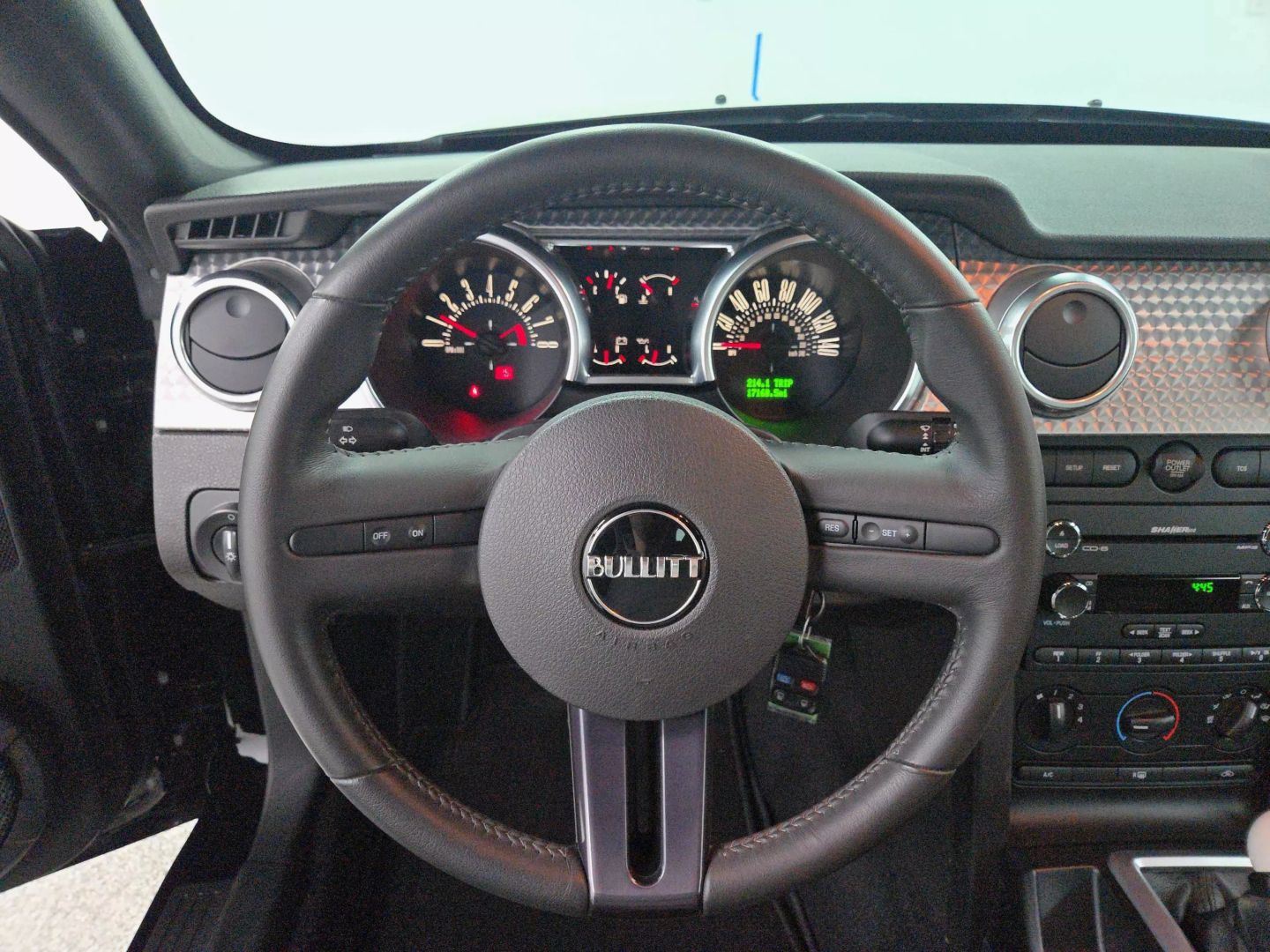2008 Ford Mustang - Image 17