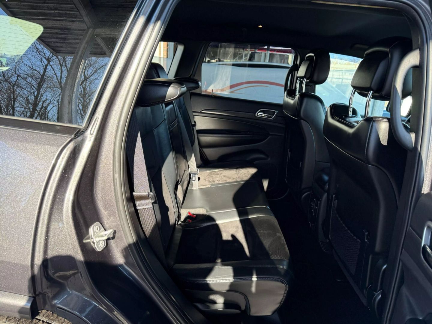 2018 Jeep Grand Cherokee - Image 25