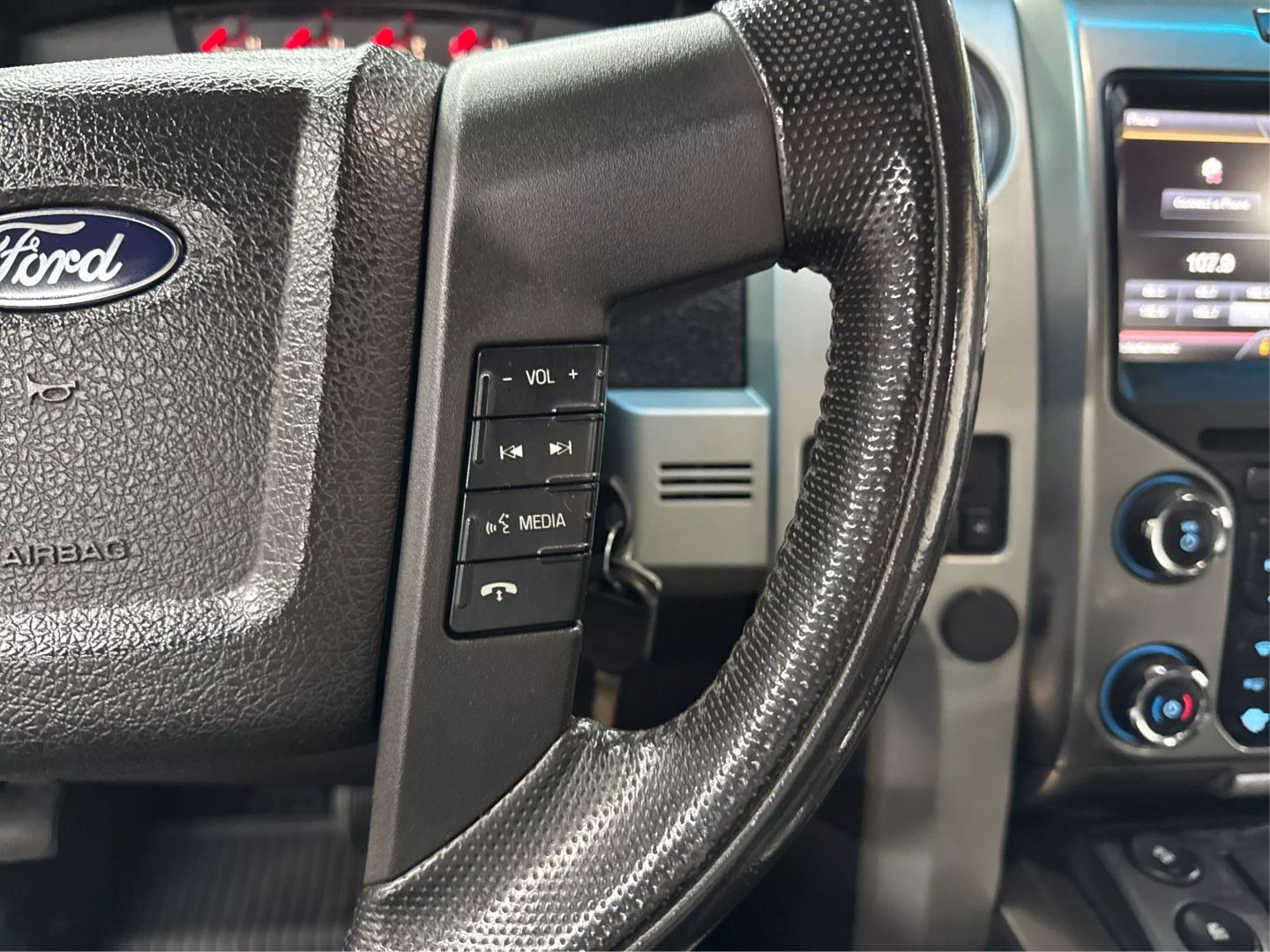 2013 Ford F150 Supercrew Cab - Image 25