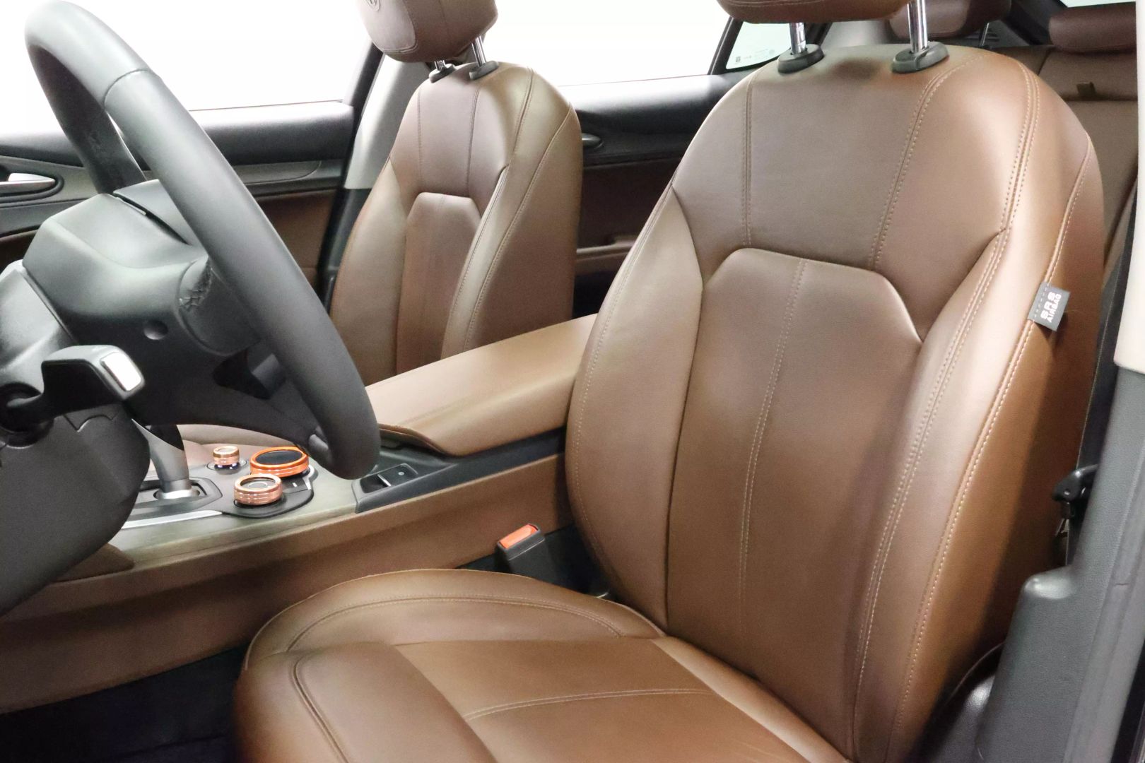 2018 Alfa Romeo Stelvio - Image 19