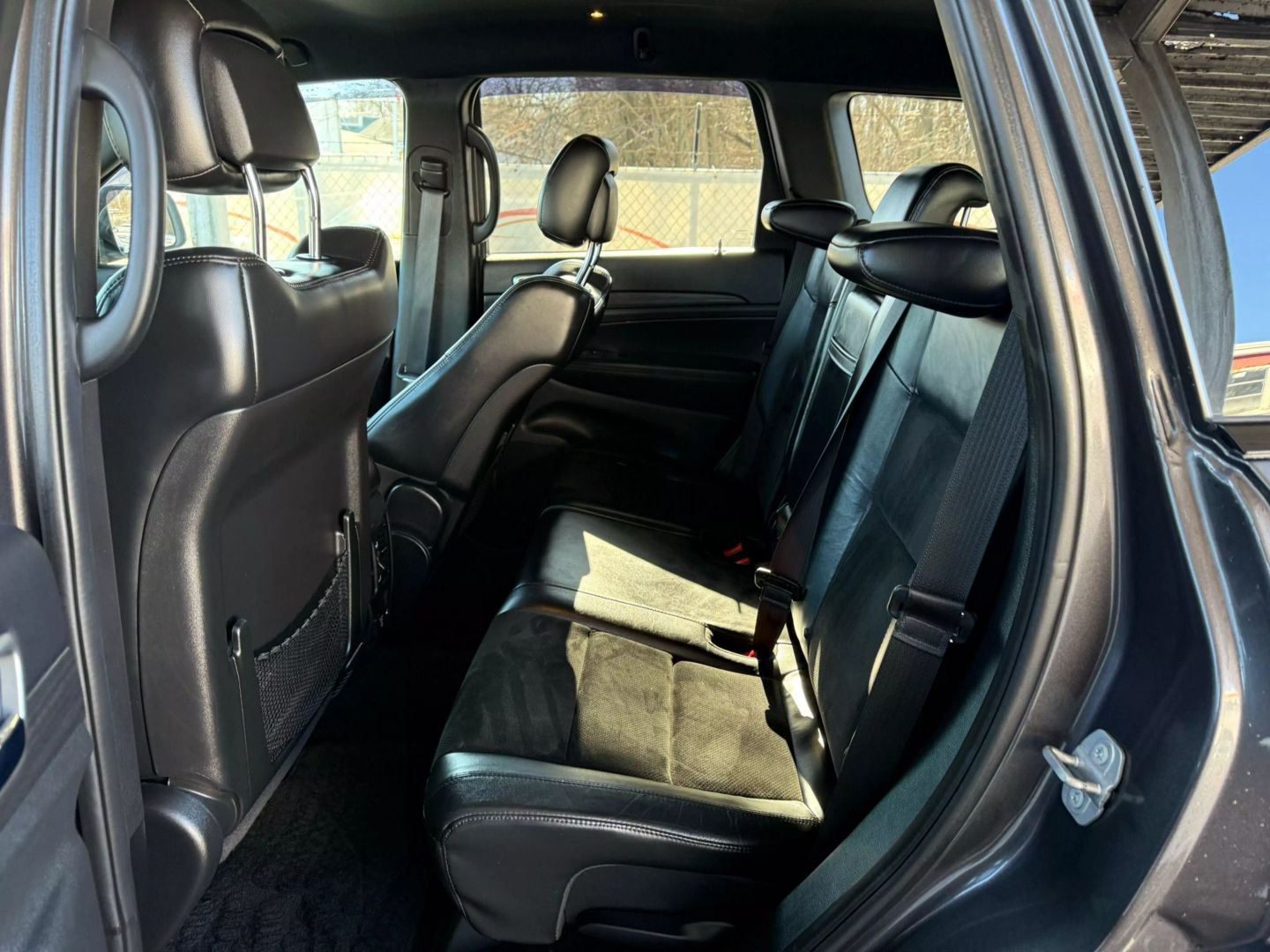 2018 Jeep Grand Cherokee - Image 18