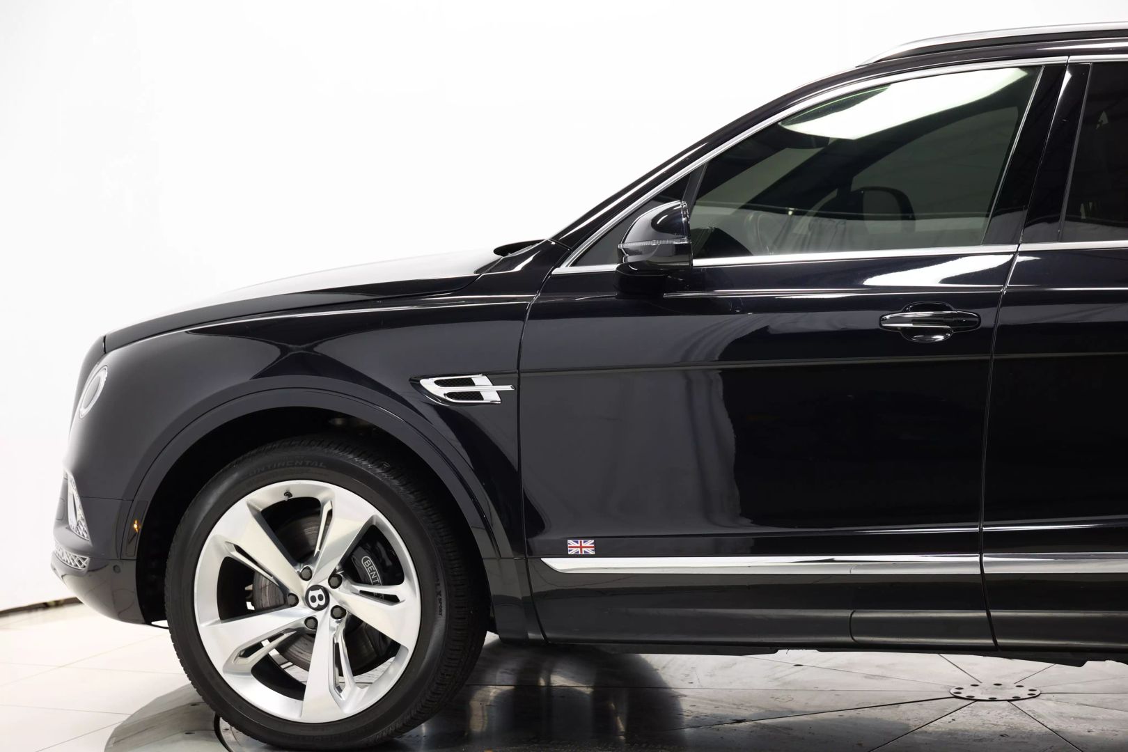 2017 Bentley Bentayga - Image 7