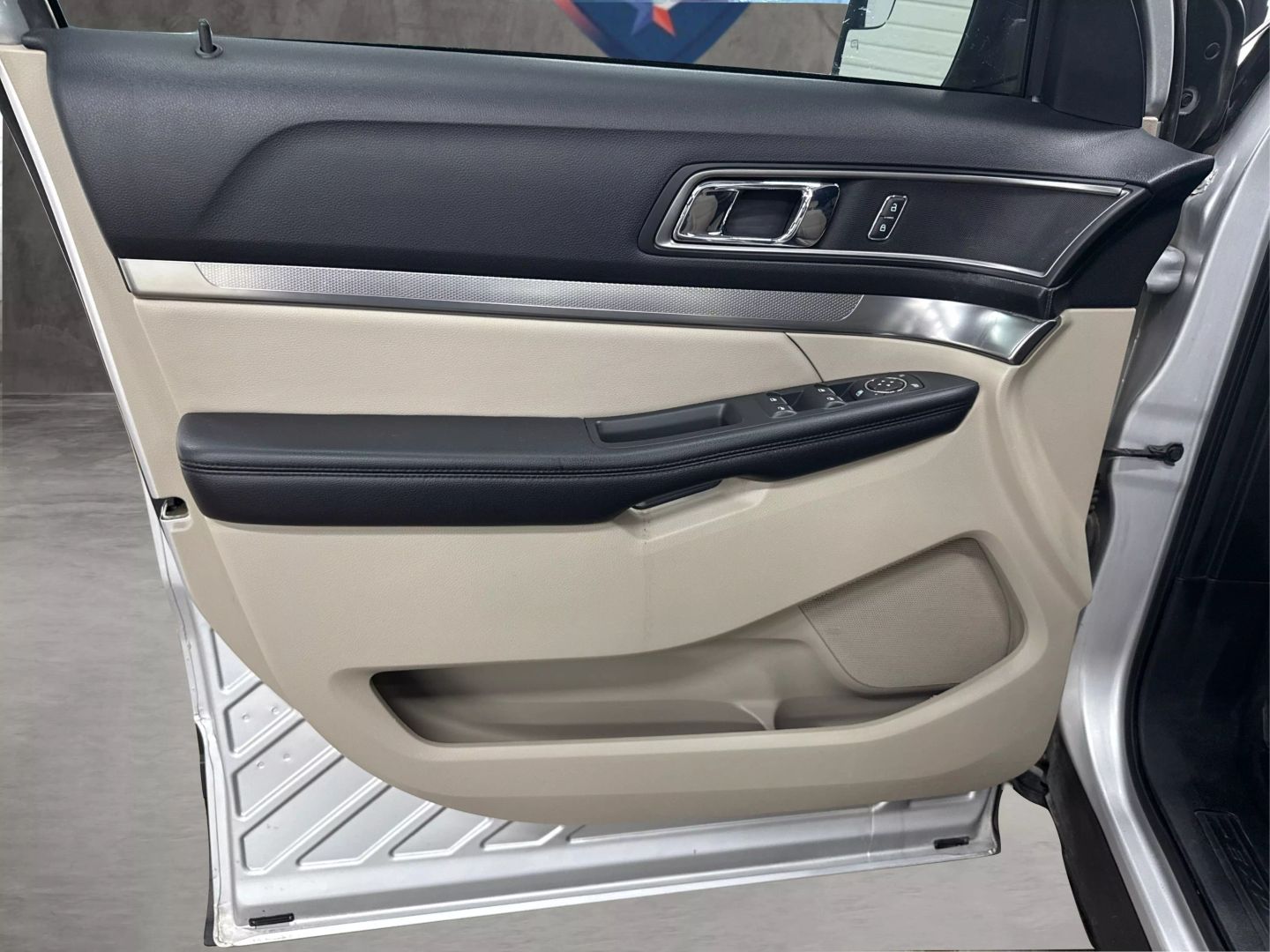 2018 Ford Explorer - Image 36