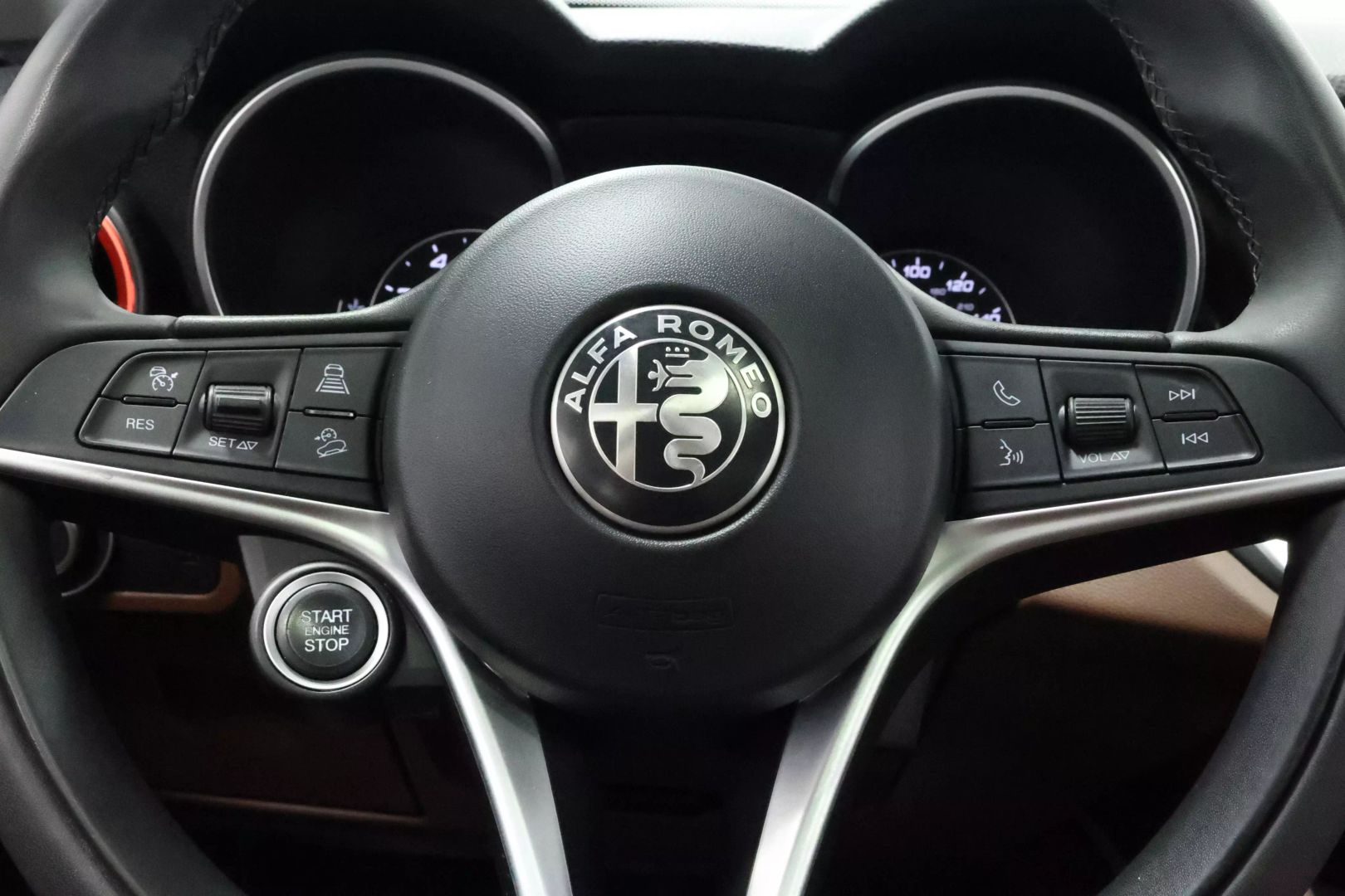 2018 Alfa Romeo Stelvio - Image 26