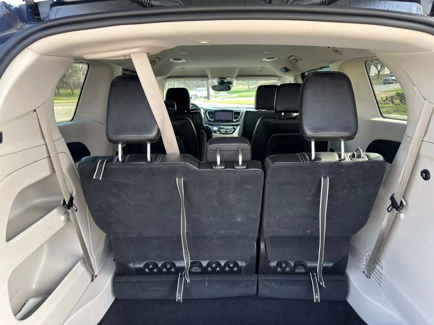 2023 Chrysler Pacifica - Image 16
