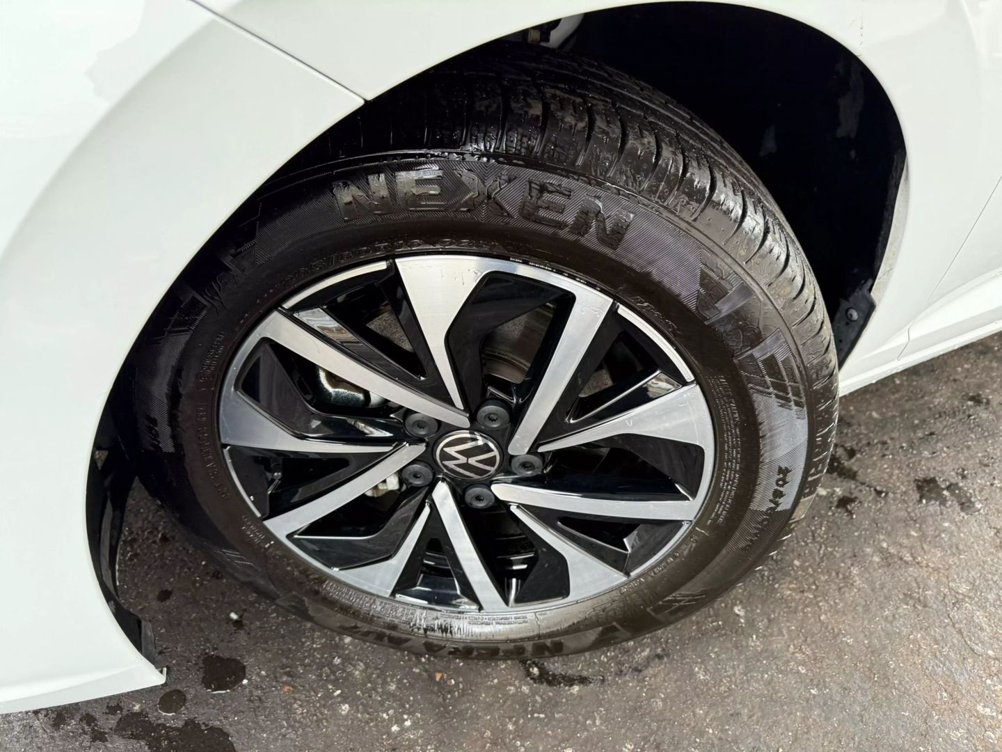 2022 Volkswagen Jetta - Image 38