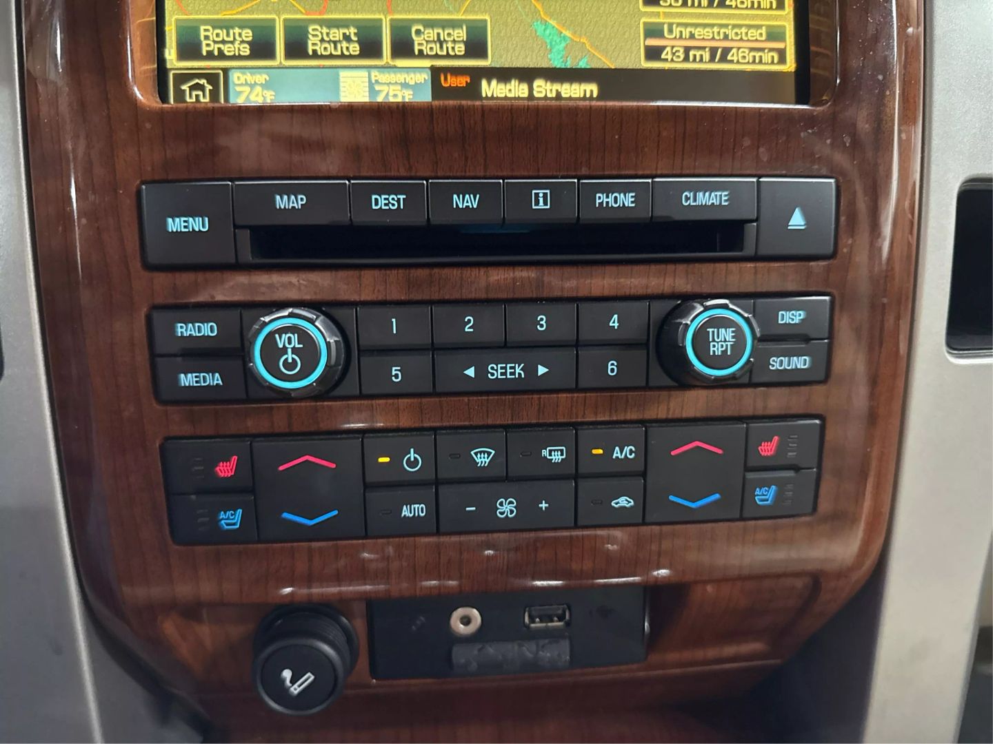 2010 Ford F150 Supercrew Cab - Image 28