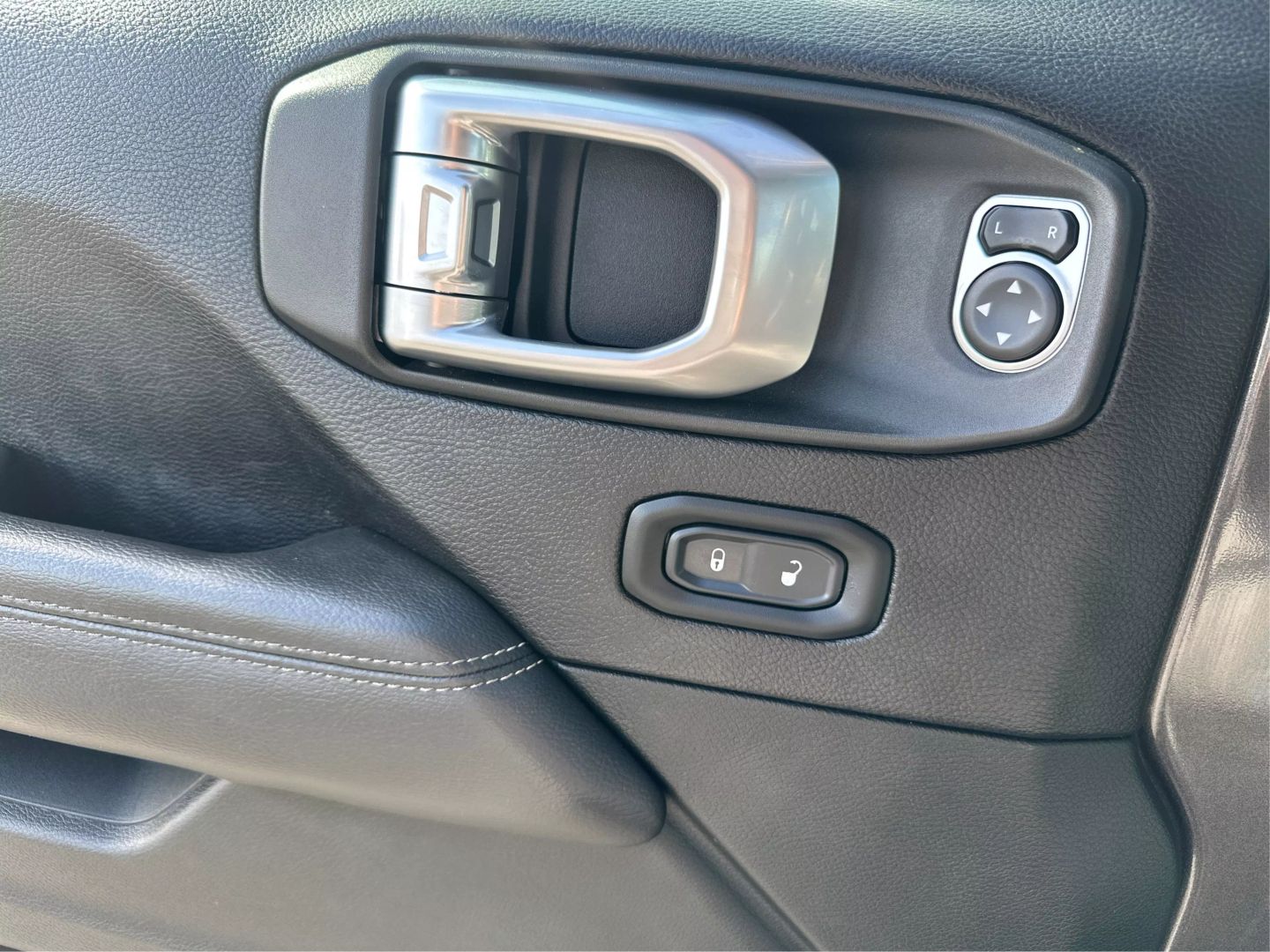 2019 JEEP WRANGLER UNLIMITED SUV 4-CYL, TURBO, 2.0 LITER SAHARA SPORT UTILITY 4D