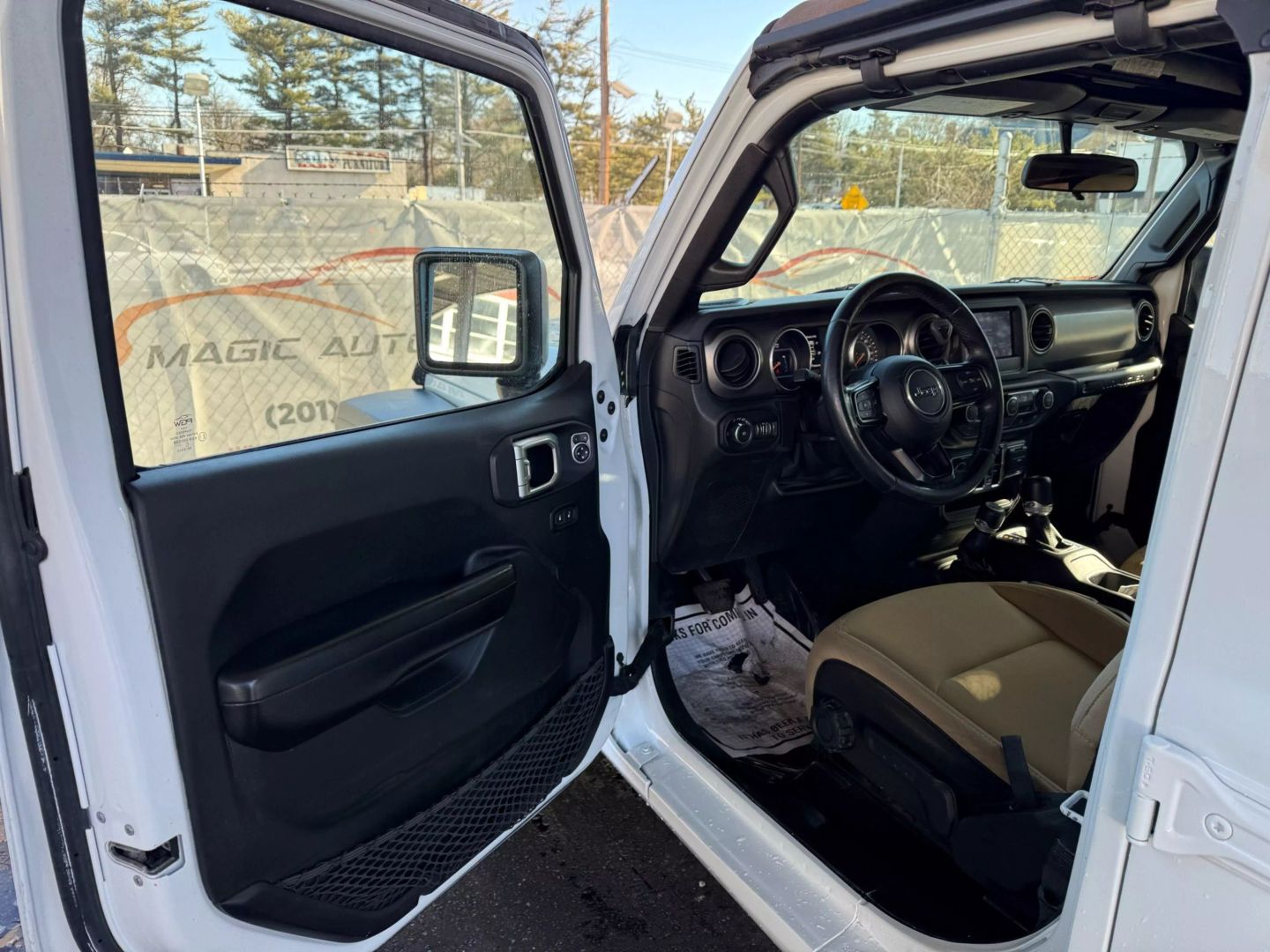 2019 Jeep Wrangler Unlimited - Image 14