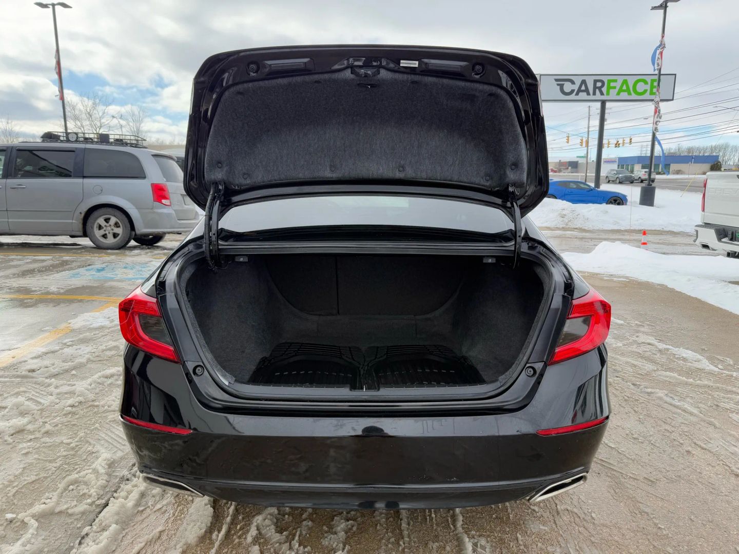 2019 Honda Accord - Image 19