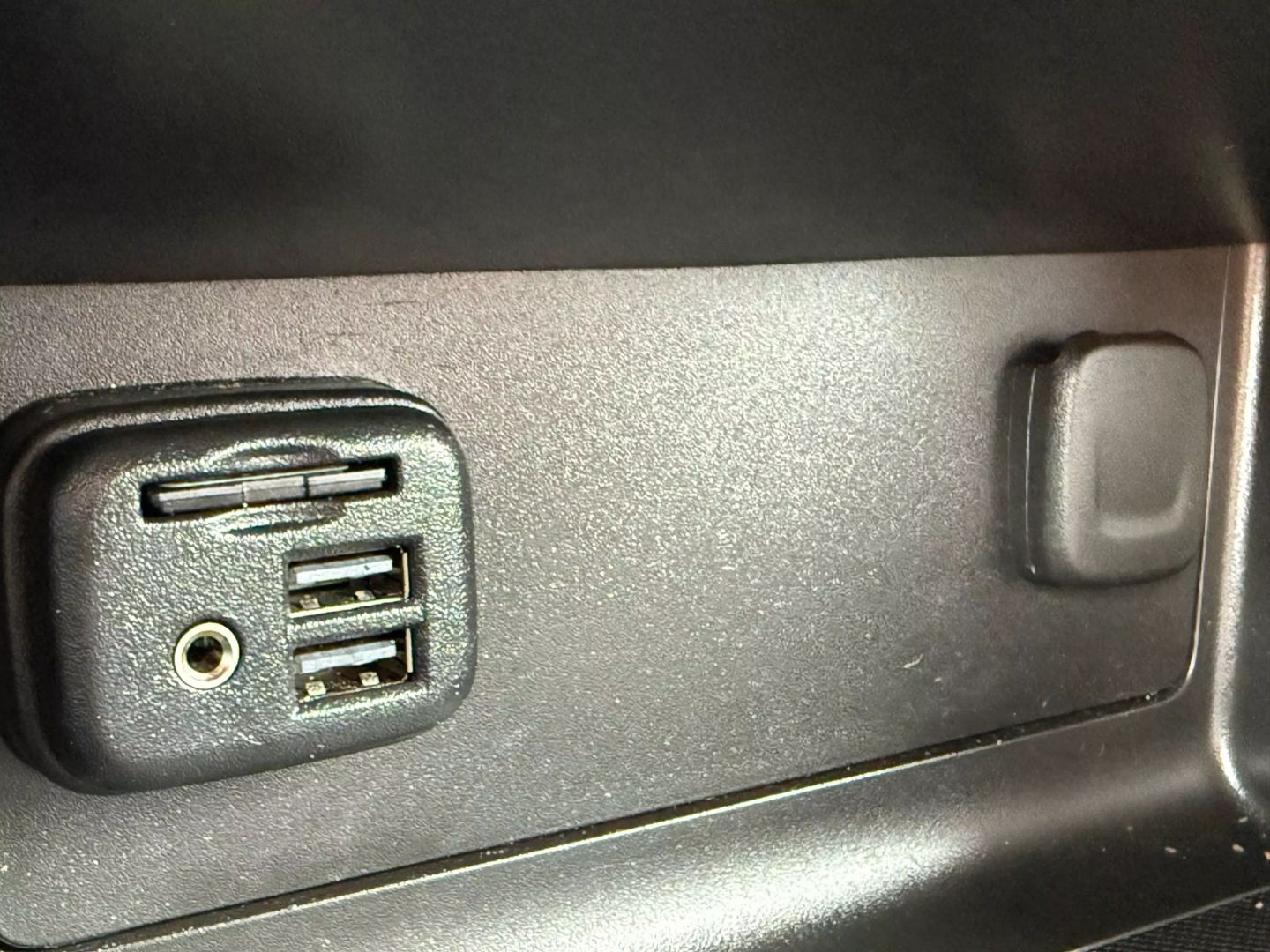 2020 Chevrolet Colorado Crew Cab - Image 32